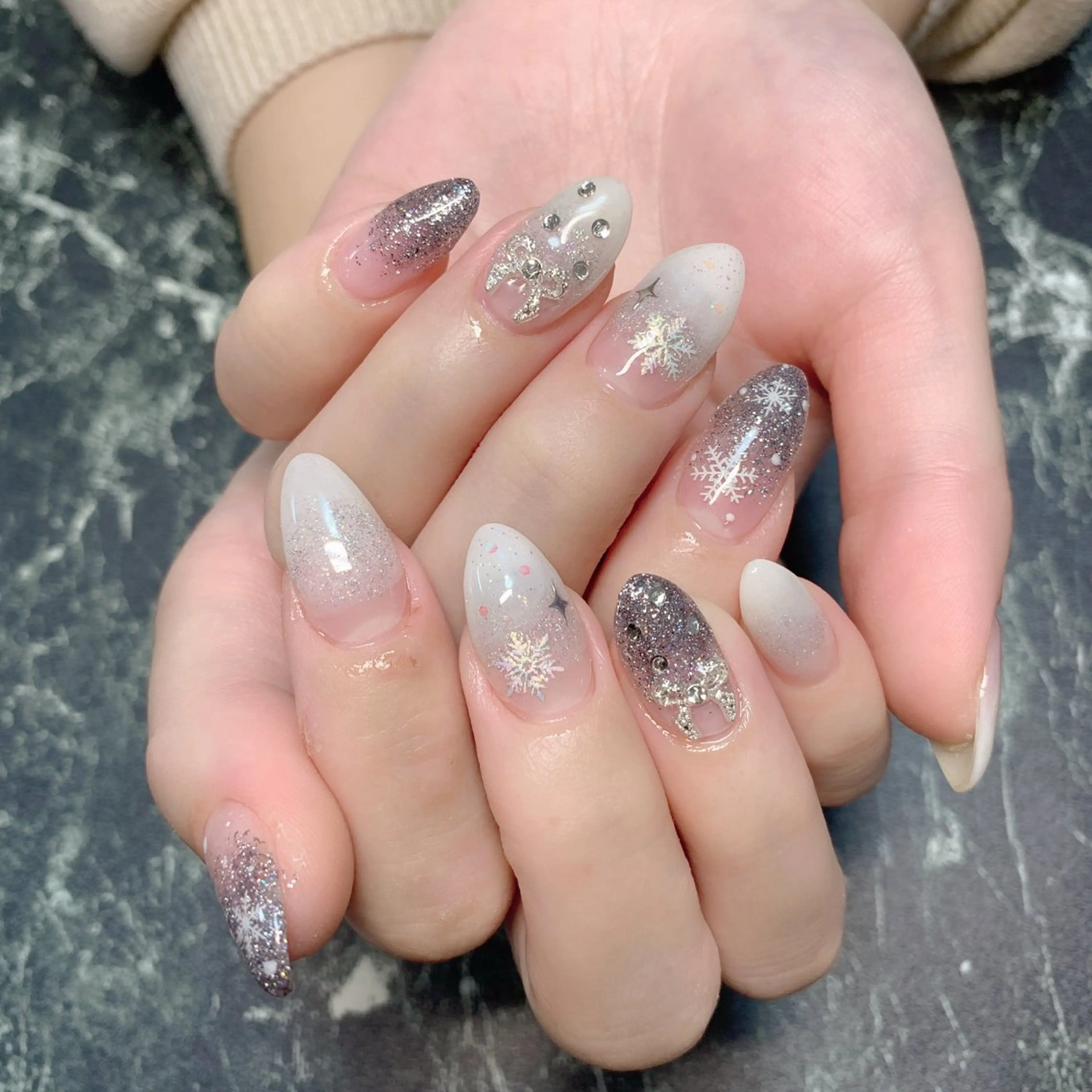 ネイル ハンドネイル 💅ネイルハウス🏡 🎀TOMO🎀のネイルデザイン