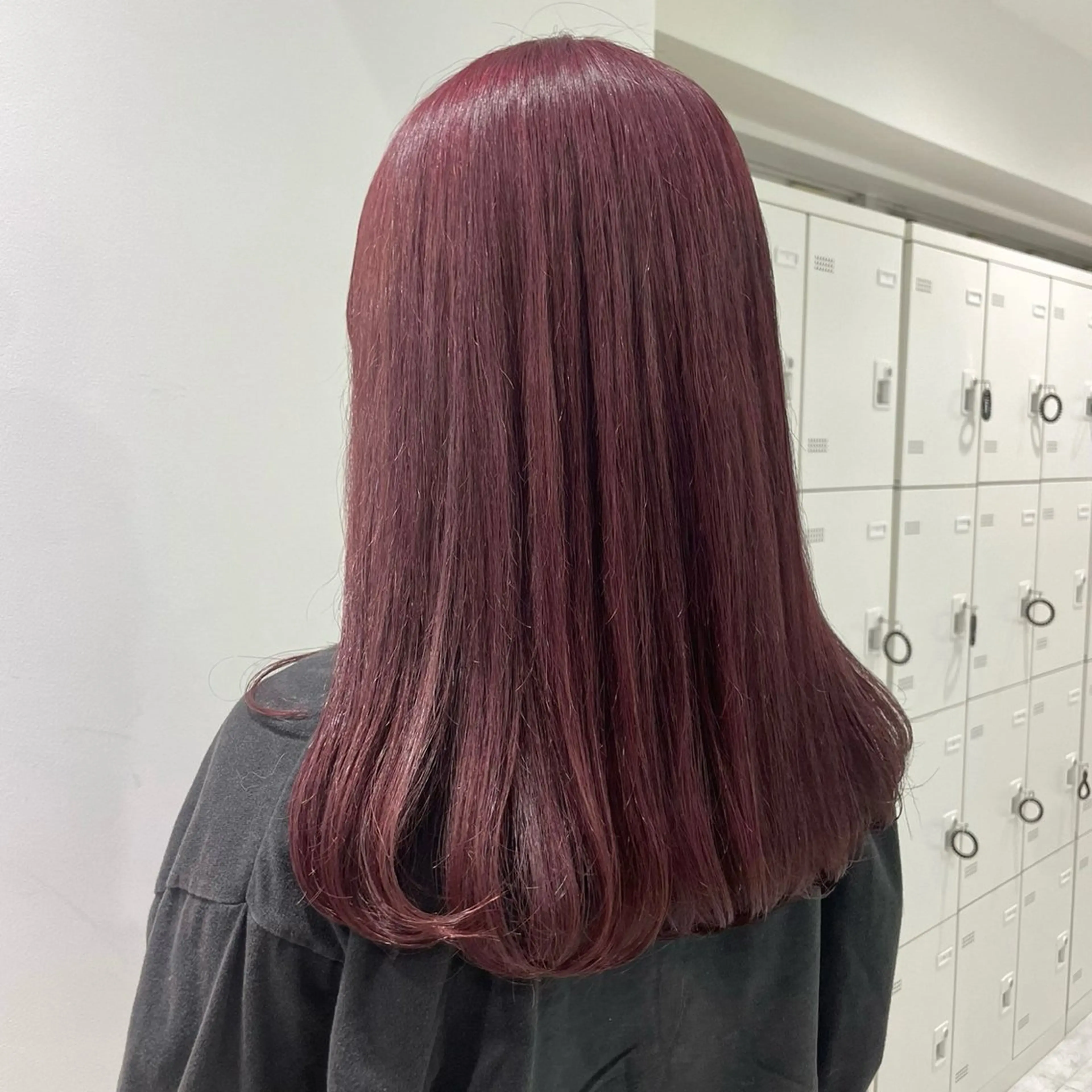 セミロング ヘアカラー yuria 🌙のヘアスタイル