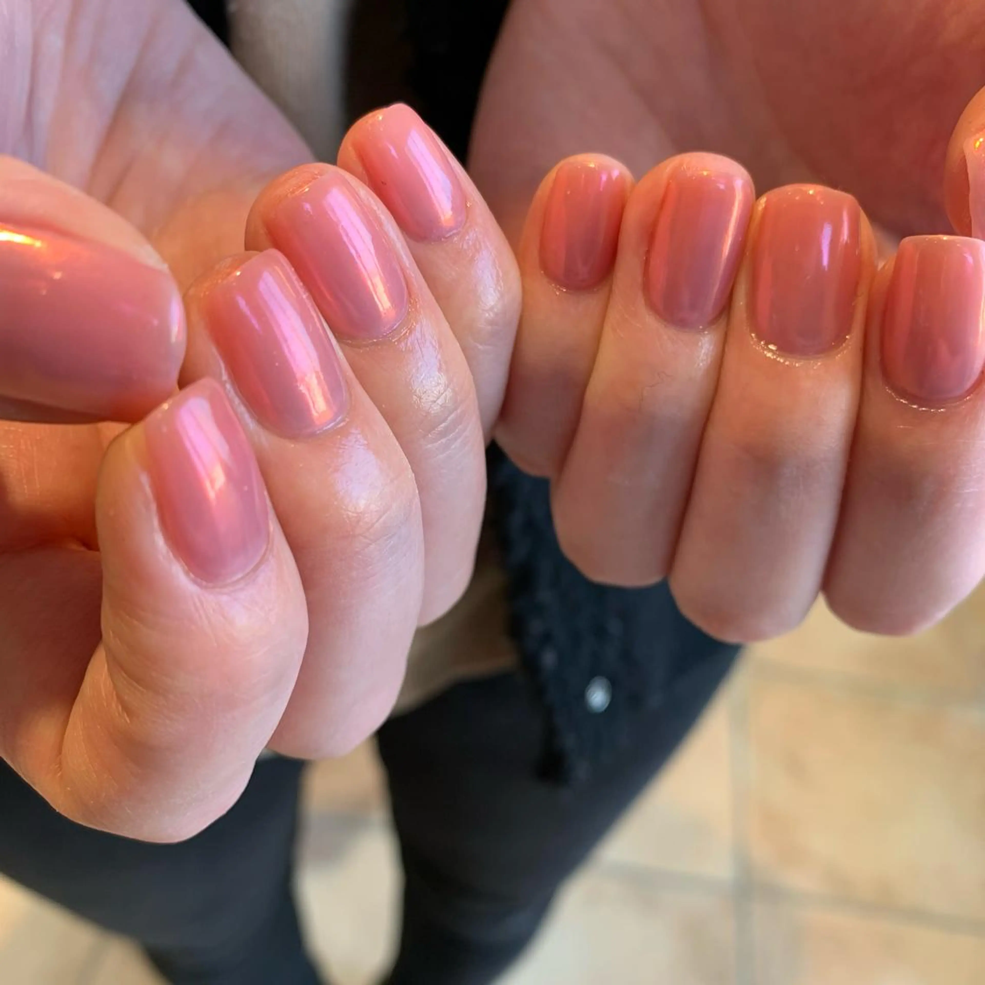 ネイル オーロラネイル ピンク 佐藤 穂乃香のネイルデザイン