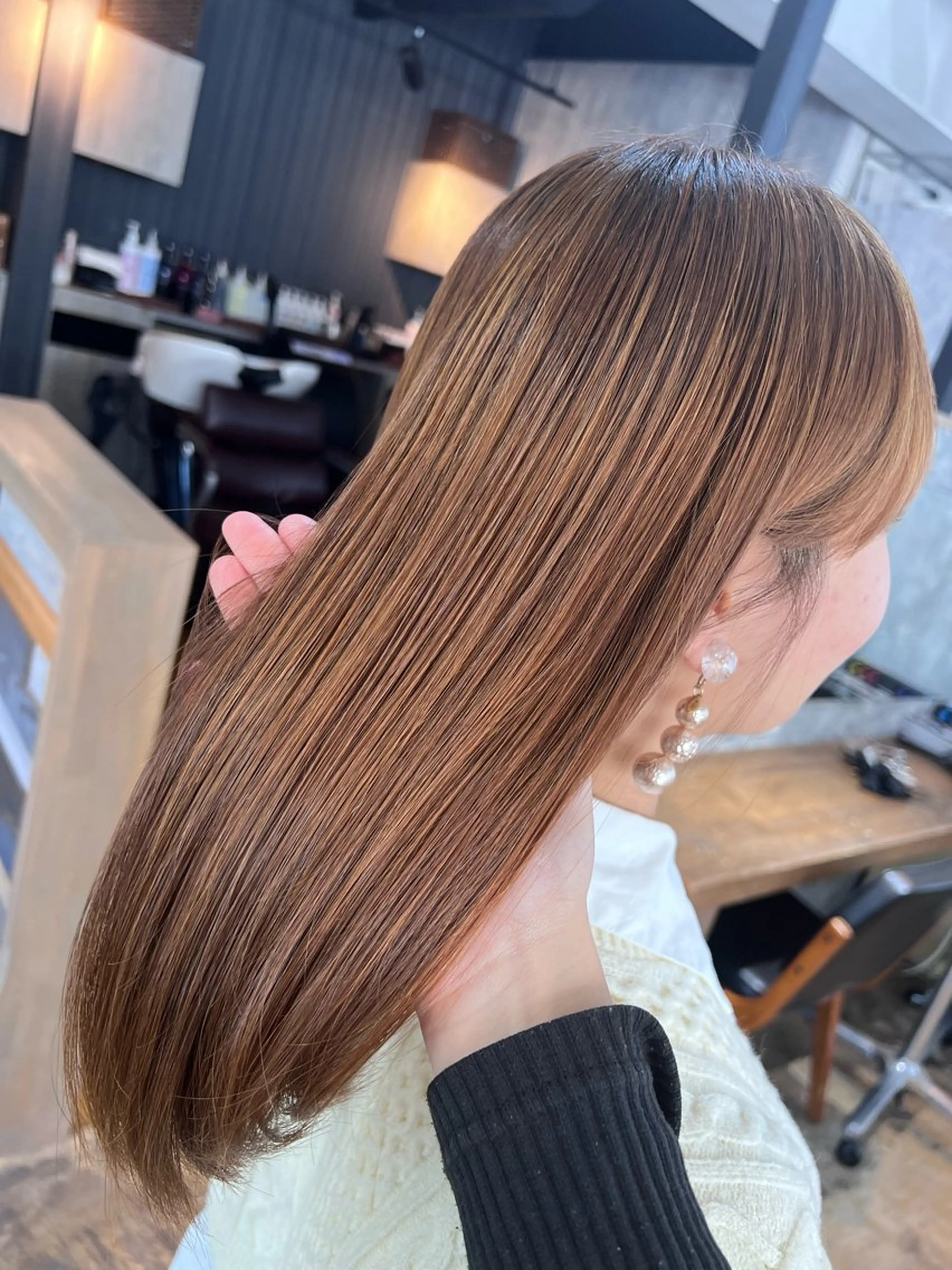 ミディアム Lucent所属・Sanae .のヘアスタイル