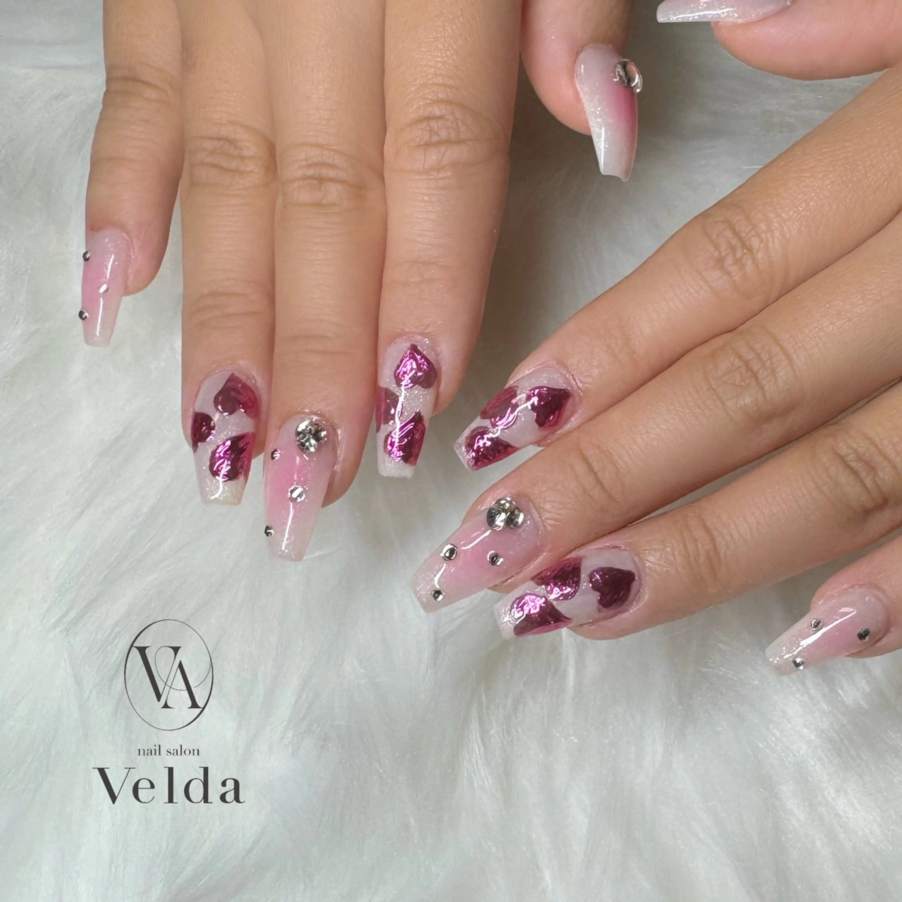 ネイル アートネイル チークネイル ハート ミラーネイル 💎スカルプ💎 Velda(ベルダ)のネイルデザイン