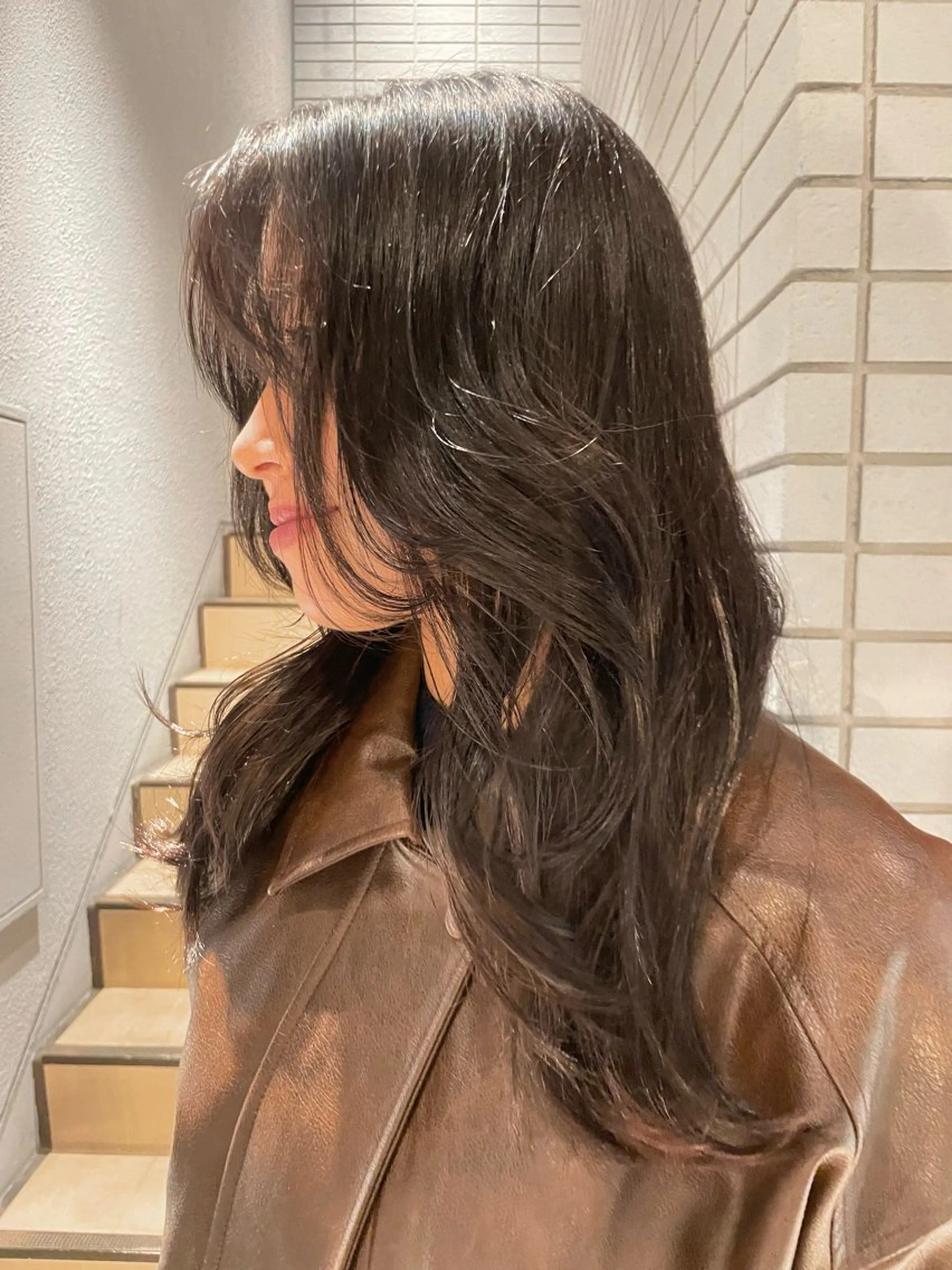 ミディアム カラー ブリーチ グレージュ ブリーチなしカラー カット ヘアカラー パーマ トリートメント レイヤーカット× パーマ|hinakoのヘアスタイル