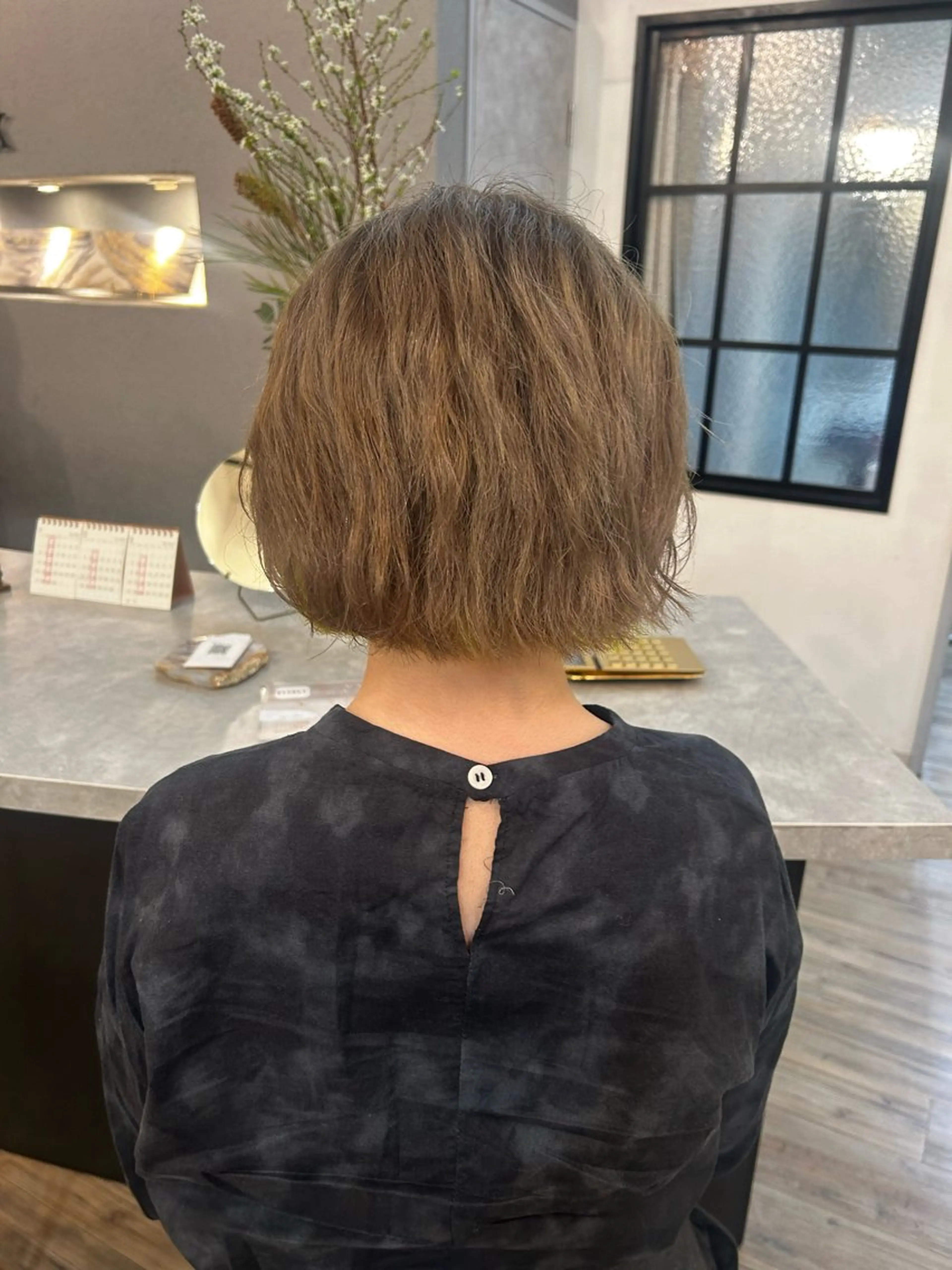 ショート カラー ミナミ🩰デサインカ ラー♡ヘアセットのヘアスタイル