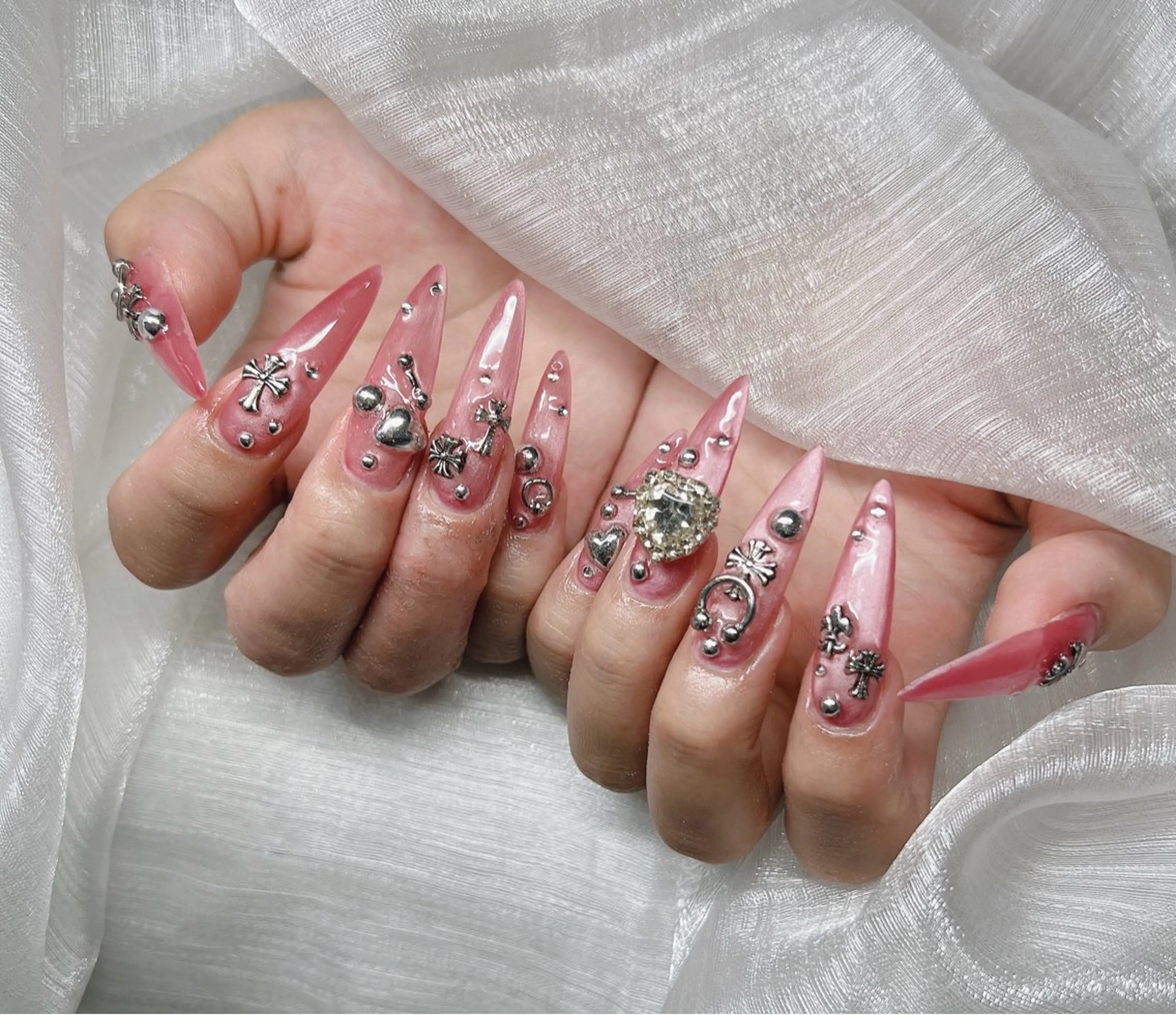 ネイル 長さ出し グラデーション 卒業式 キラキラネイル マグネットネイル ハンドネイル Lee Nailsのネイルデザイン