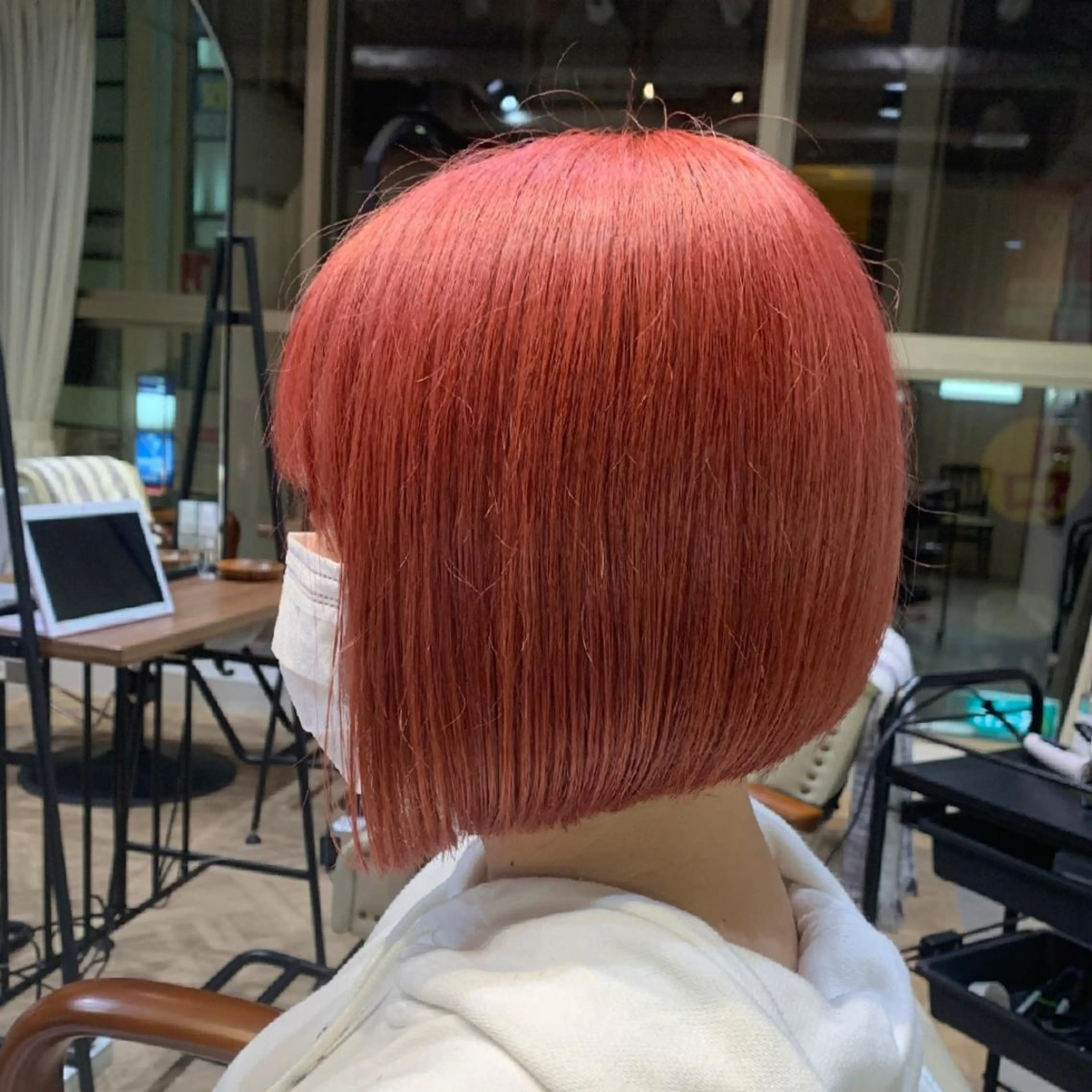 ショート カラー ハイトーンカラー ボブ salowin新宿三丁目店所属・🖤小顔ボブ/ウルフ レイヤー🖤山本諒のヘアスタイル