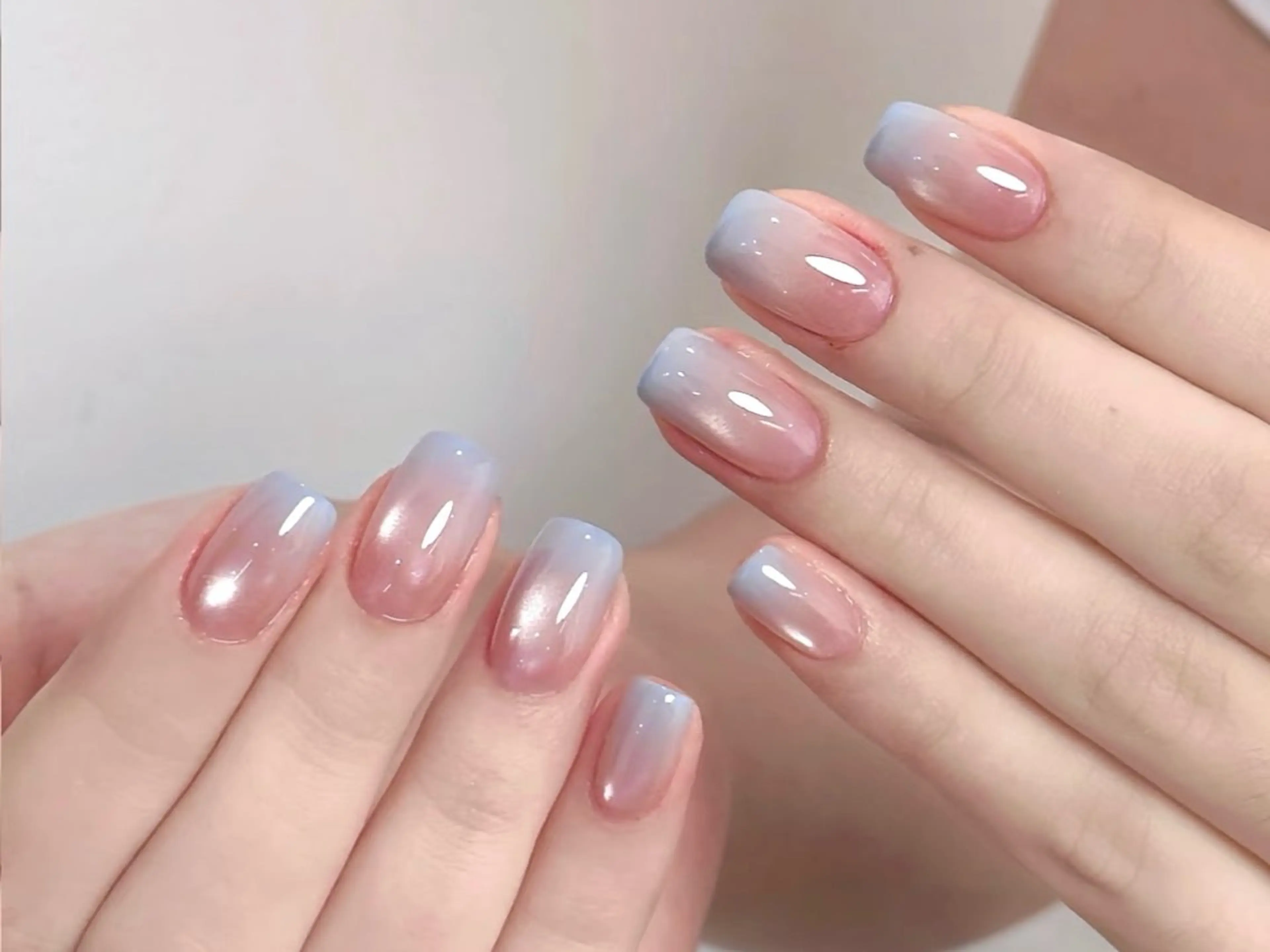 ネイル ブルー クリアネイル グラデーション マグネットネイル ピンク ハンドネイル ハンドケア DarkHoney 池袋店のネイルデザイン