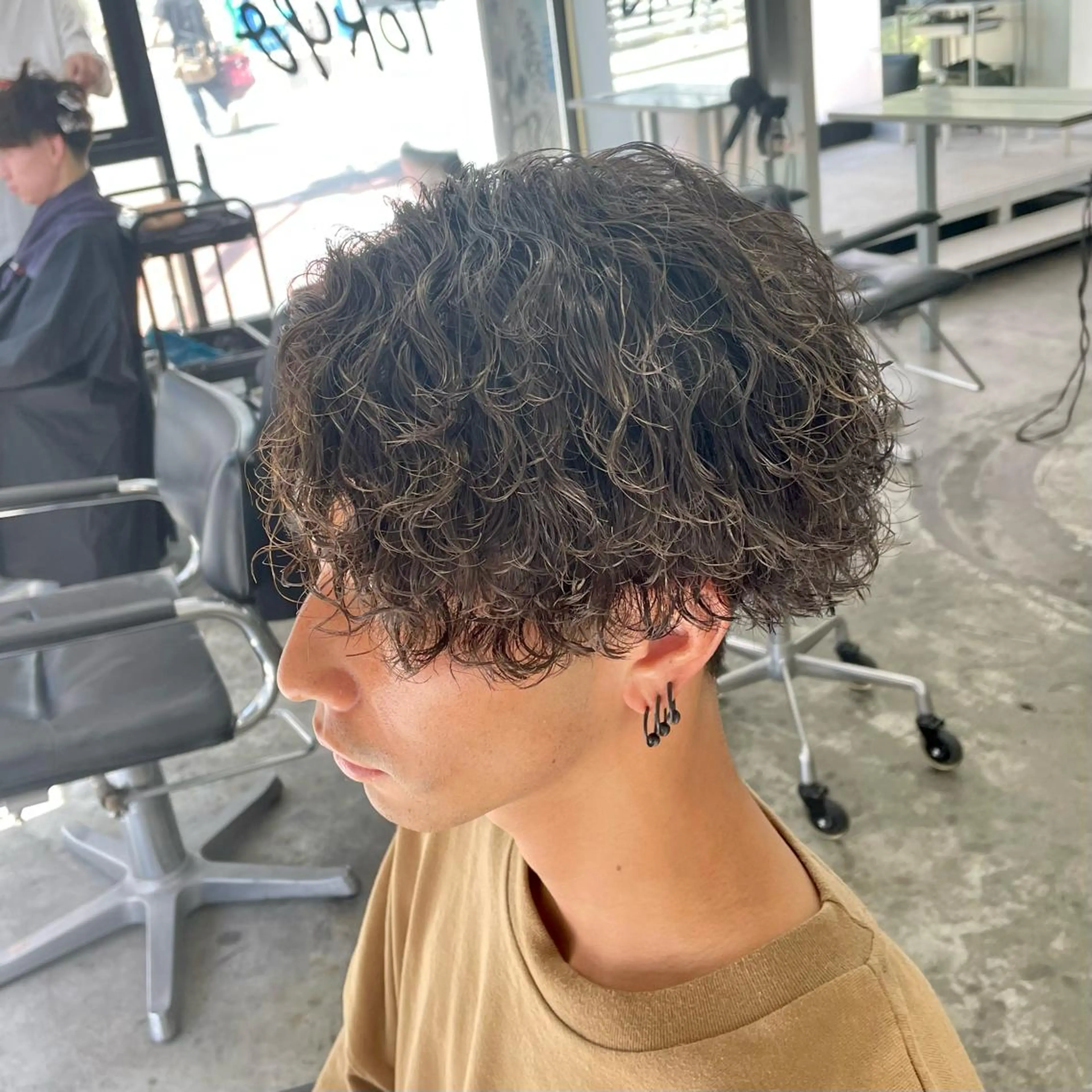 ショート パーマ メンズ 波巻きパーマ カット パーマ メンズ特化美容師/ 藤戸 椋のヘアスタイル