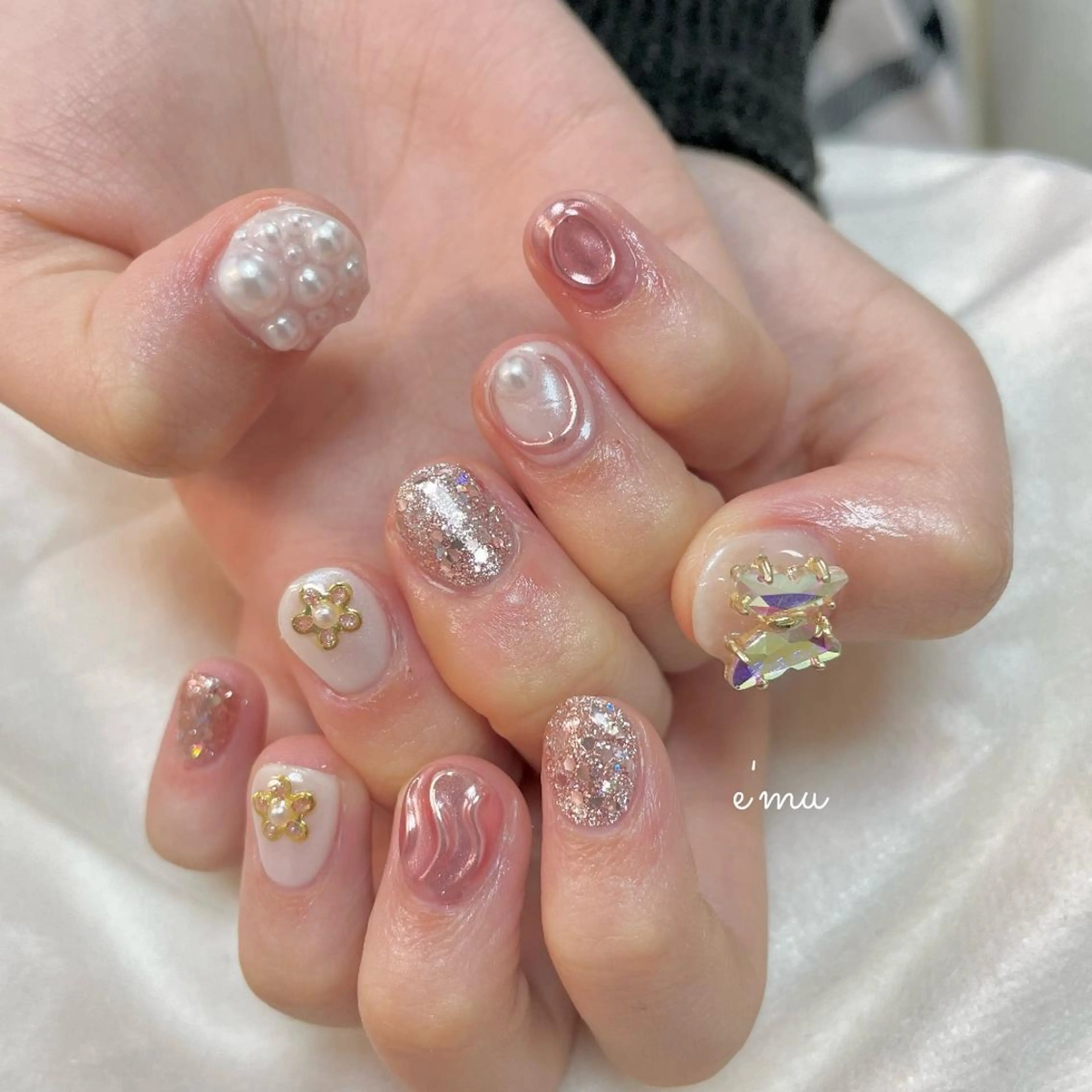 ネイル キラキラネイル ミラーネイル ピンク nail salon e'mu💐のネイルデザイン