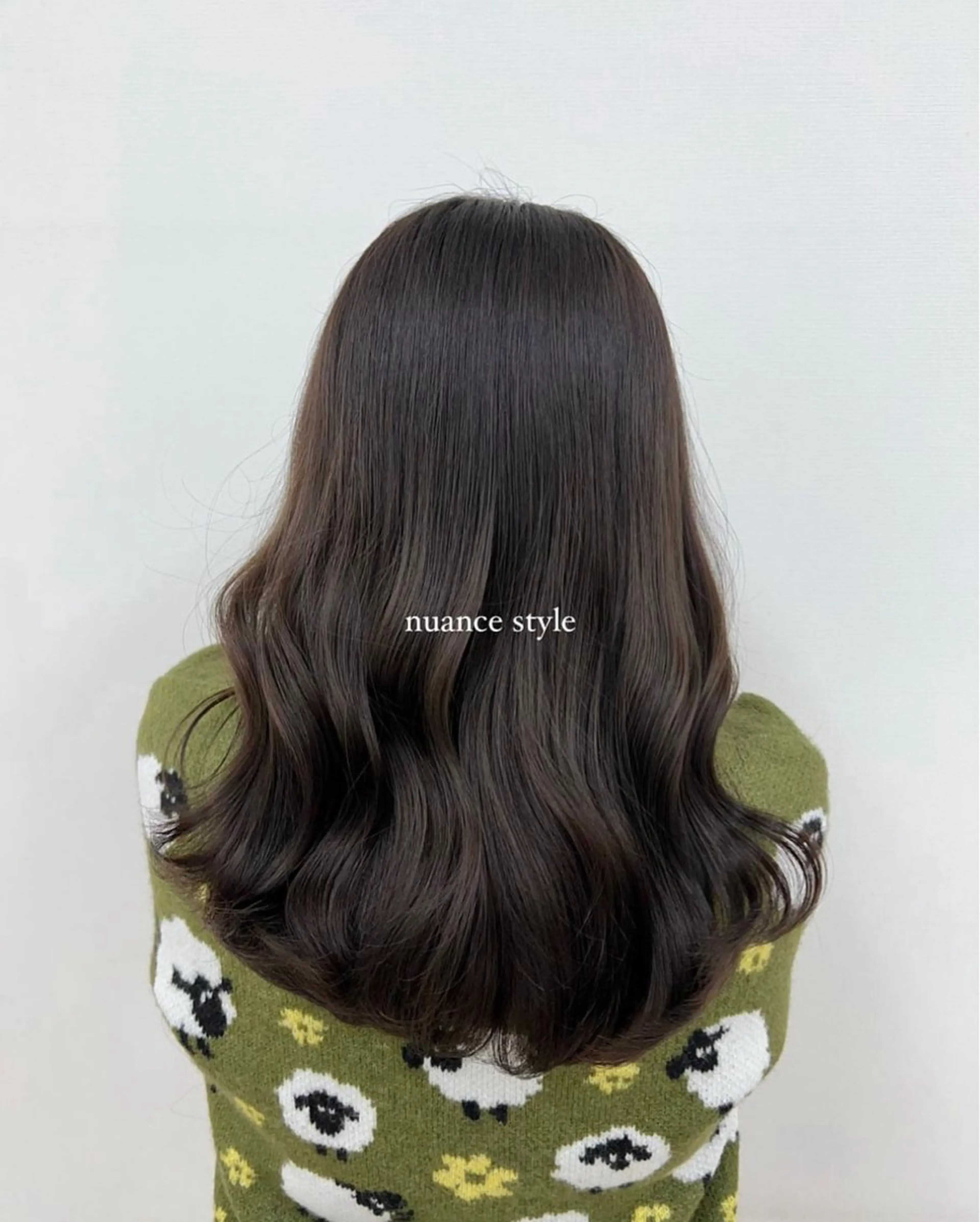 セミロング カラー ヘアアレンジ グレージュ 黒阪 なみのヘアスタイル