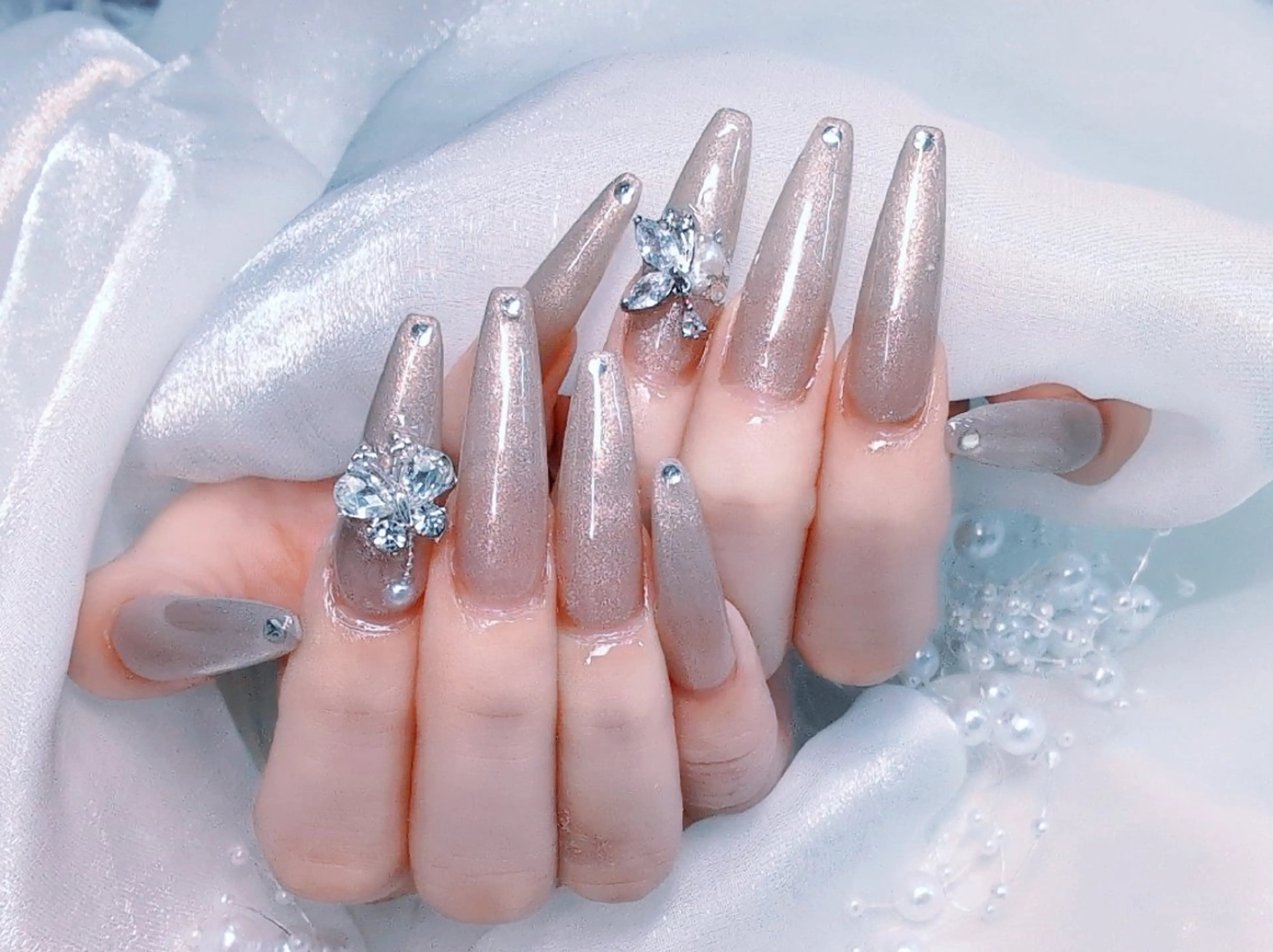 ネイル フラッシュネイル フレンチネイル キラキラネイル ラメ(グリッター) マグネットネイル Chouette Nailのネイルデザイン