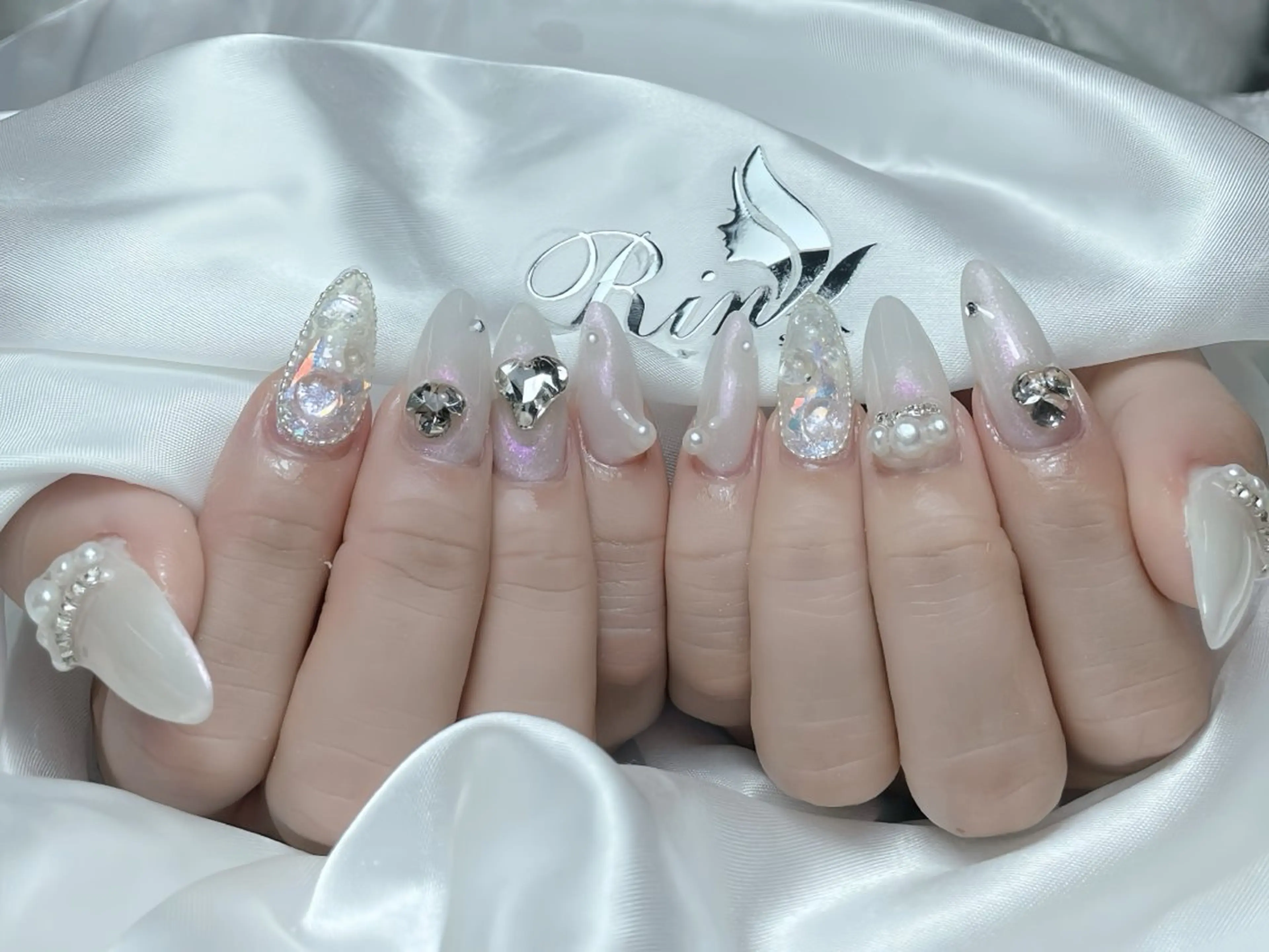 ネイル ボルドー フレンチネイル グラデーション キラキラネイル 韓国ネイル ハンドネイル Rin Nail 新大久保店のネイルデザイン