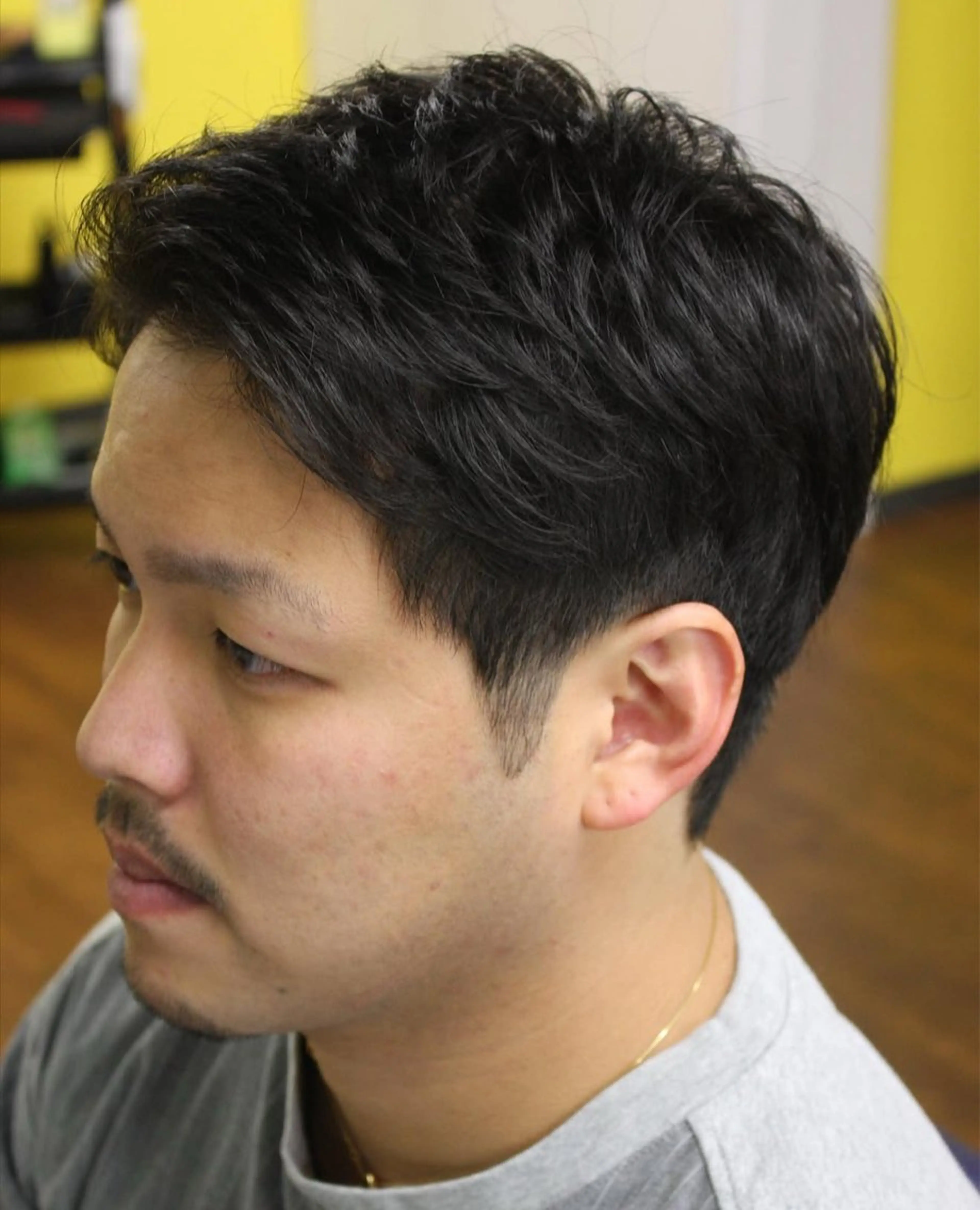 白髪染め➕カット💈希望がございましたら、お時間を無駄にせず放置時間中に顔剃りも追加出来ます！※眉毛のみも可の写真