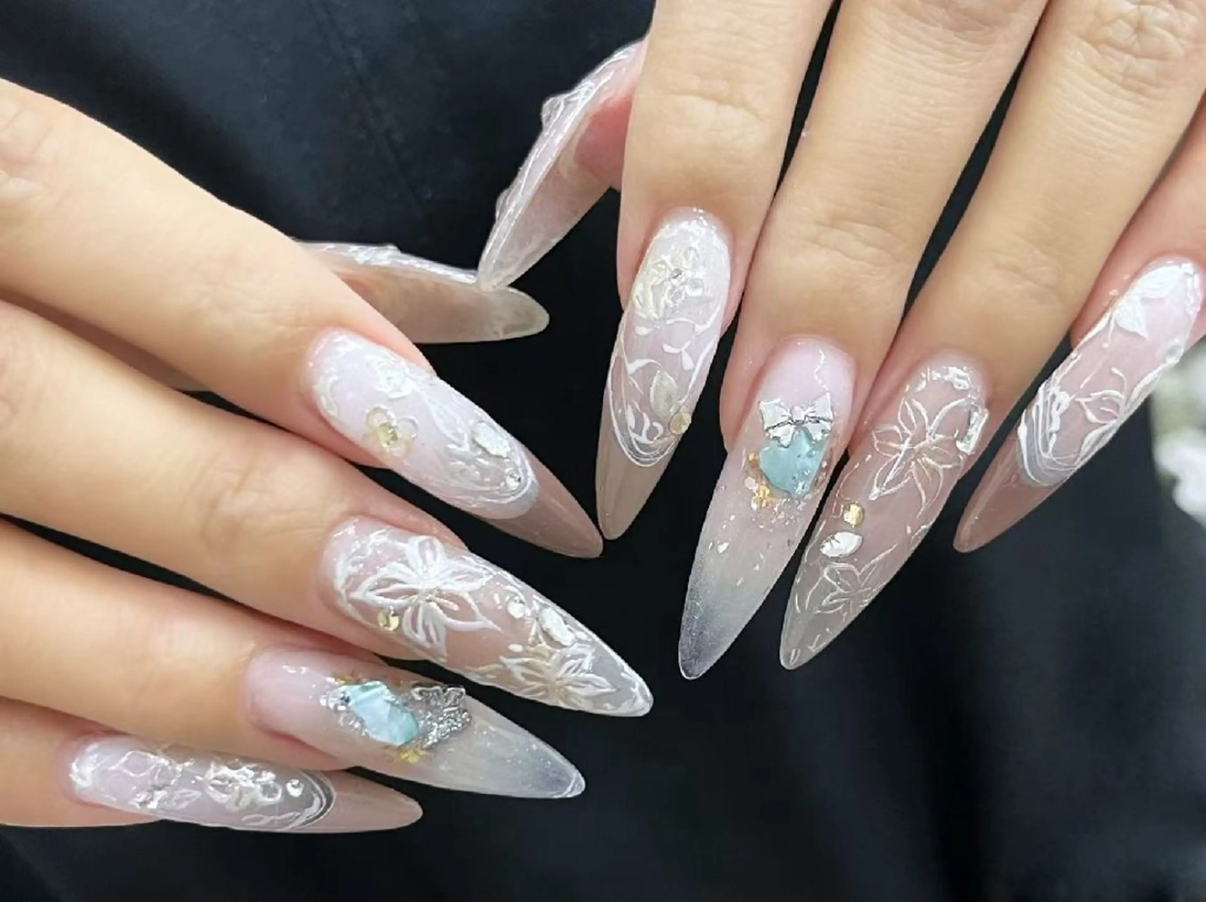 ロング フローラネイルエステ所属・Nail Nailのネイルデザイン