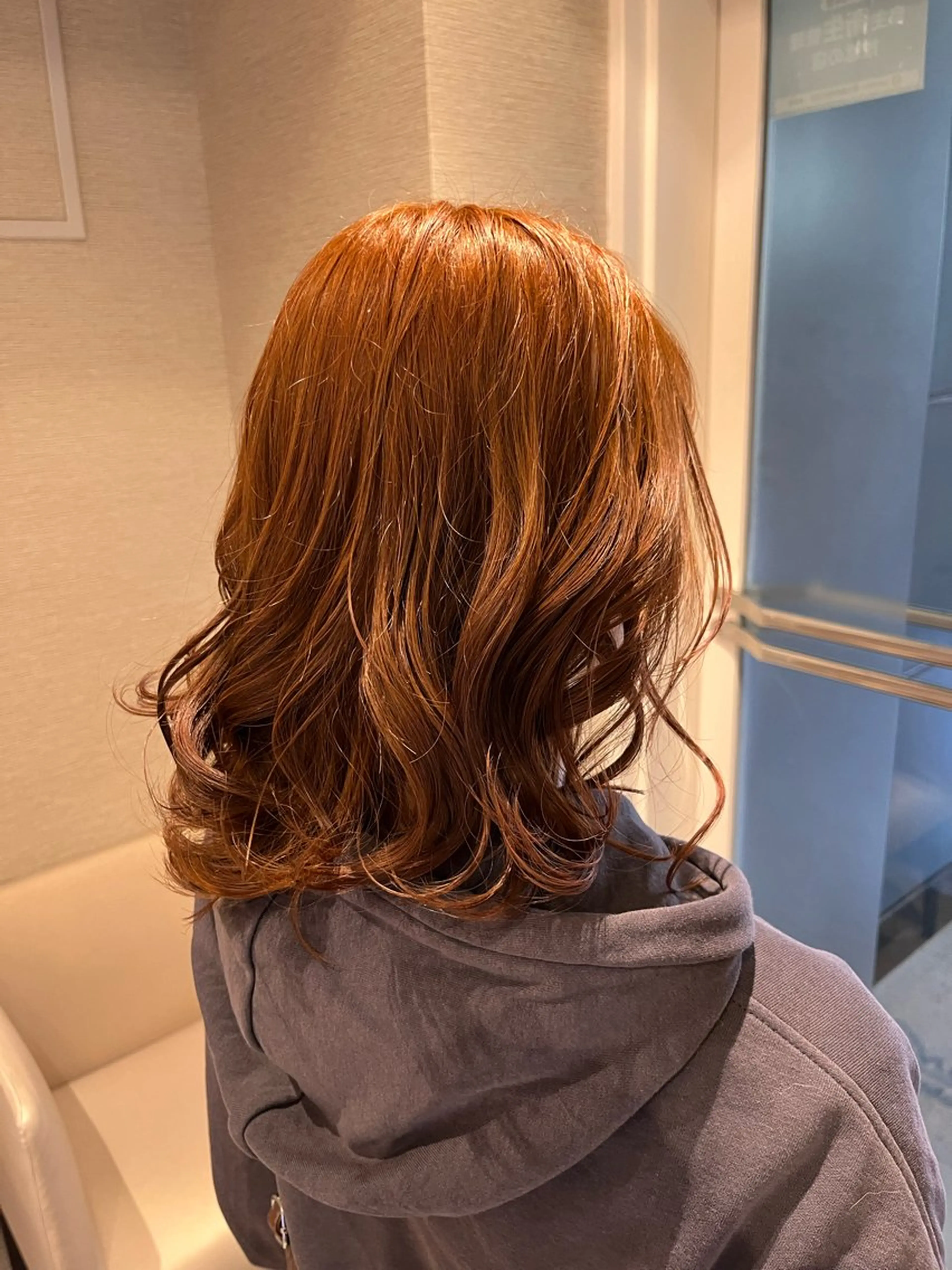 セミロング カラー ブリーチ ブリーチなしカラー オレンジ dogstar小林諒 レイヤー/ブリーチのヘアスタイル