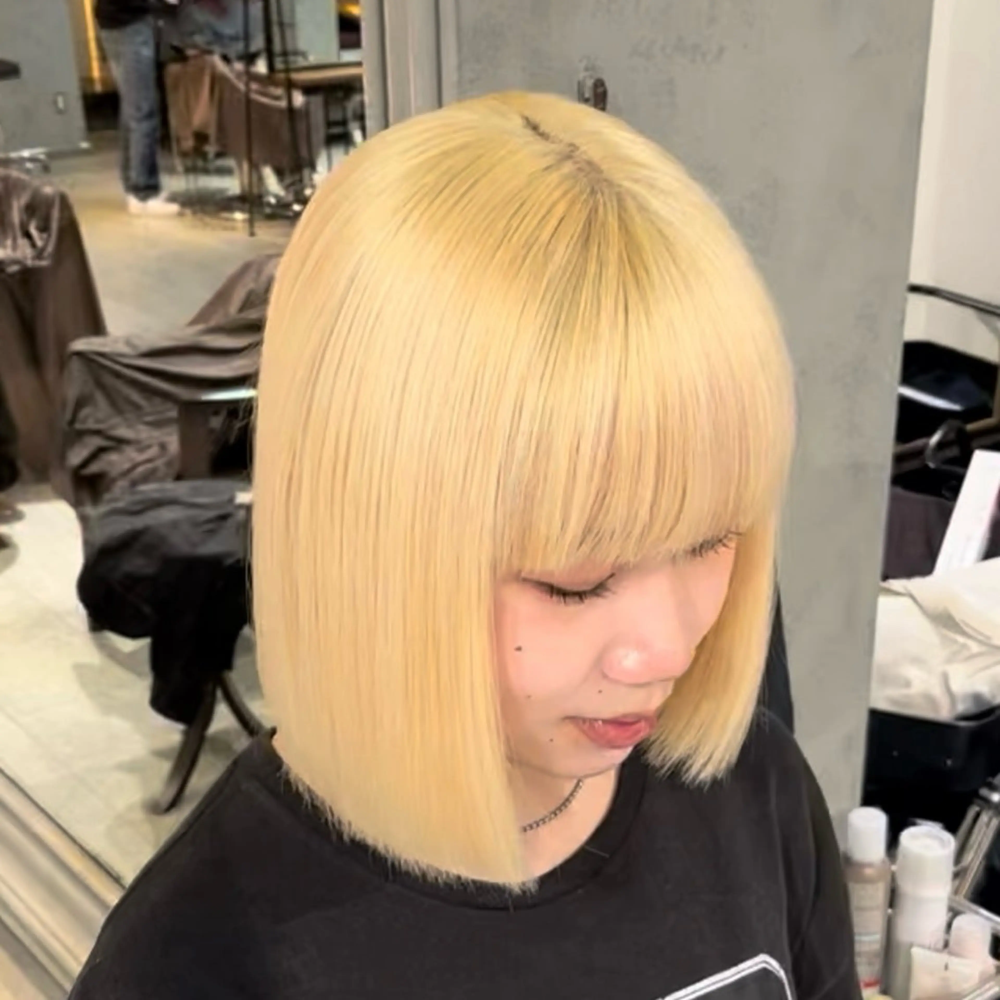 ショート カラー カット ヘアカラー トリートメント ヘアセット 原宿🩵ハイトーン 🍓ྀིまいか🩵のヘアスタイル