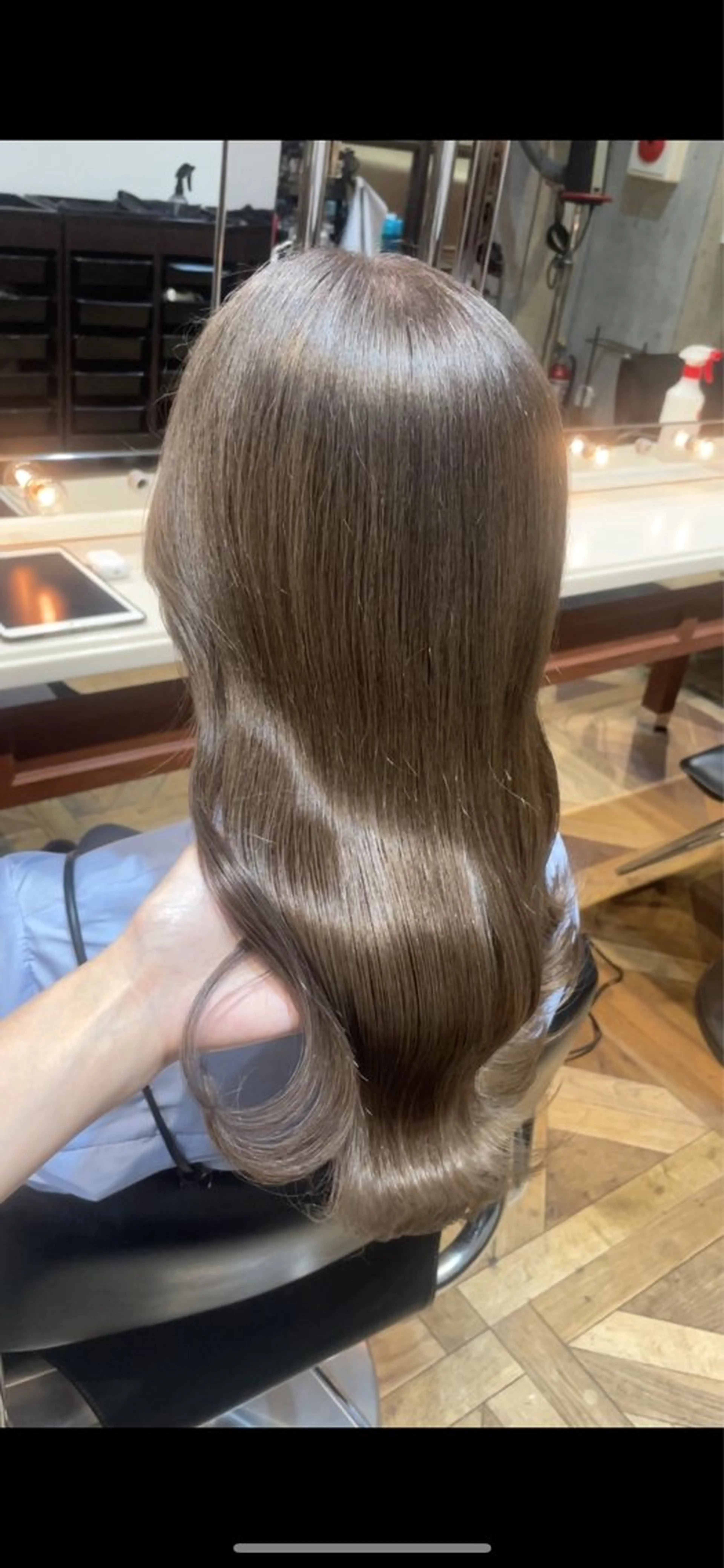 ロング カラー ベージュカラー 透明感カラー グレージュ ミルクティーベージュ ミルクティーグレージュ カット ヘアカラー トリートメント BEBE所属・ブリーチなし 透明感カラーKANAのヘアスタイル