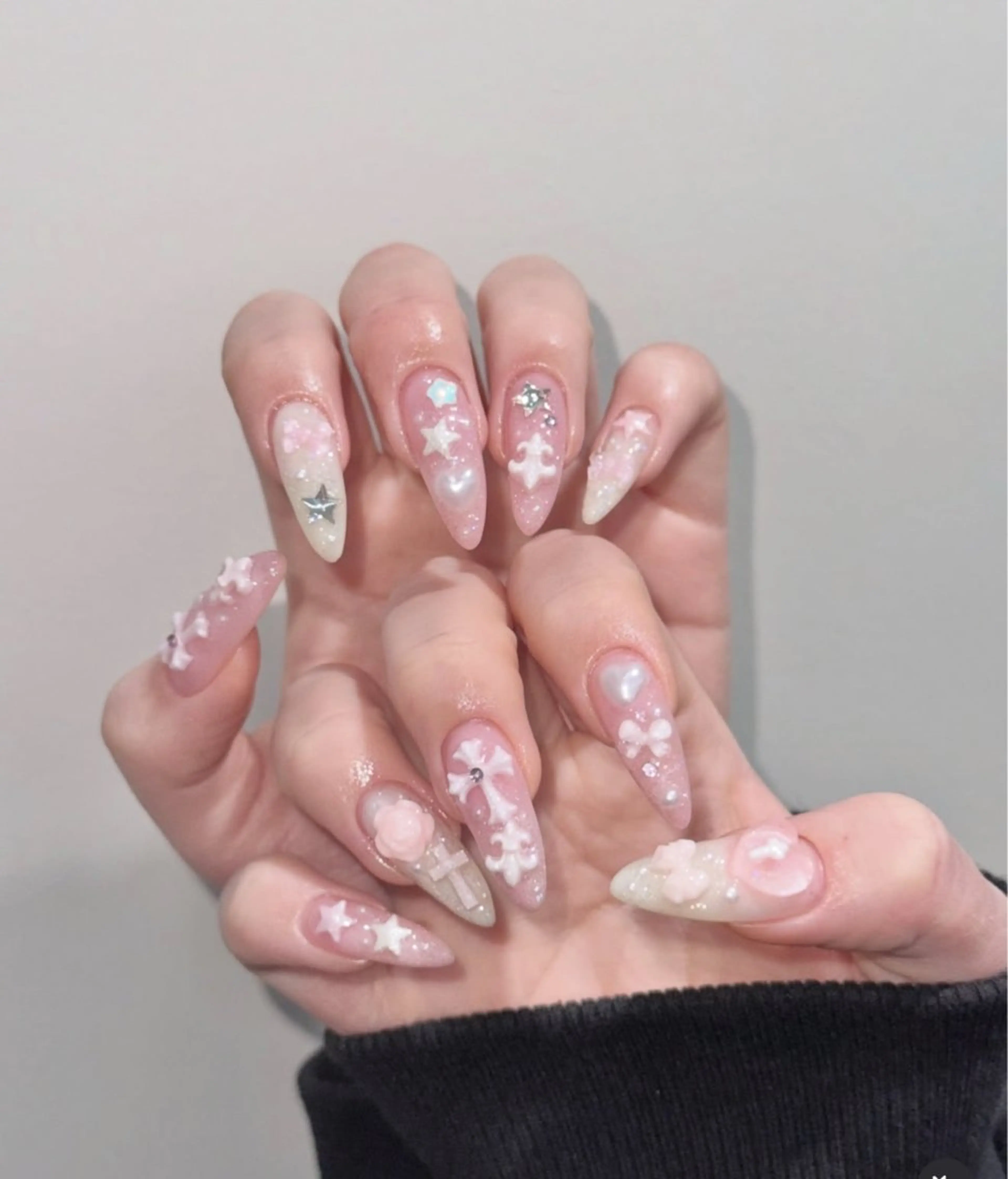 ネイル アニマル柄 オーロラネイル チークネイル フラッシュネイル ジェルネイル ハンドネイル Lyna Nailのネイルデザイン