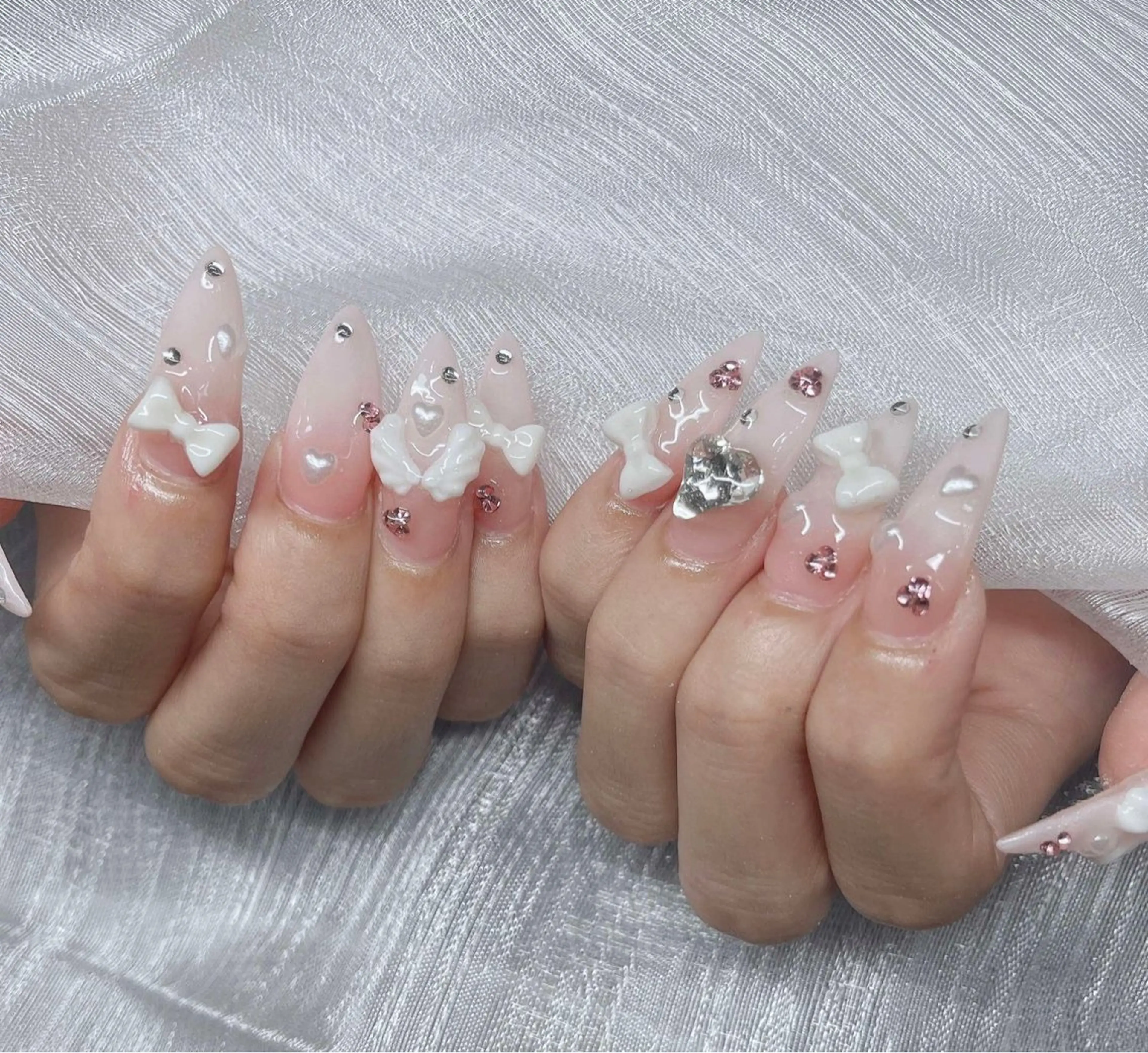 ネイル 長さ出し グラデーション 卒業式 キラキラネイル マグネットネイル ハンドネイル Lee Nailsのネイルデザイン