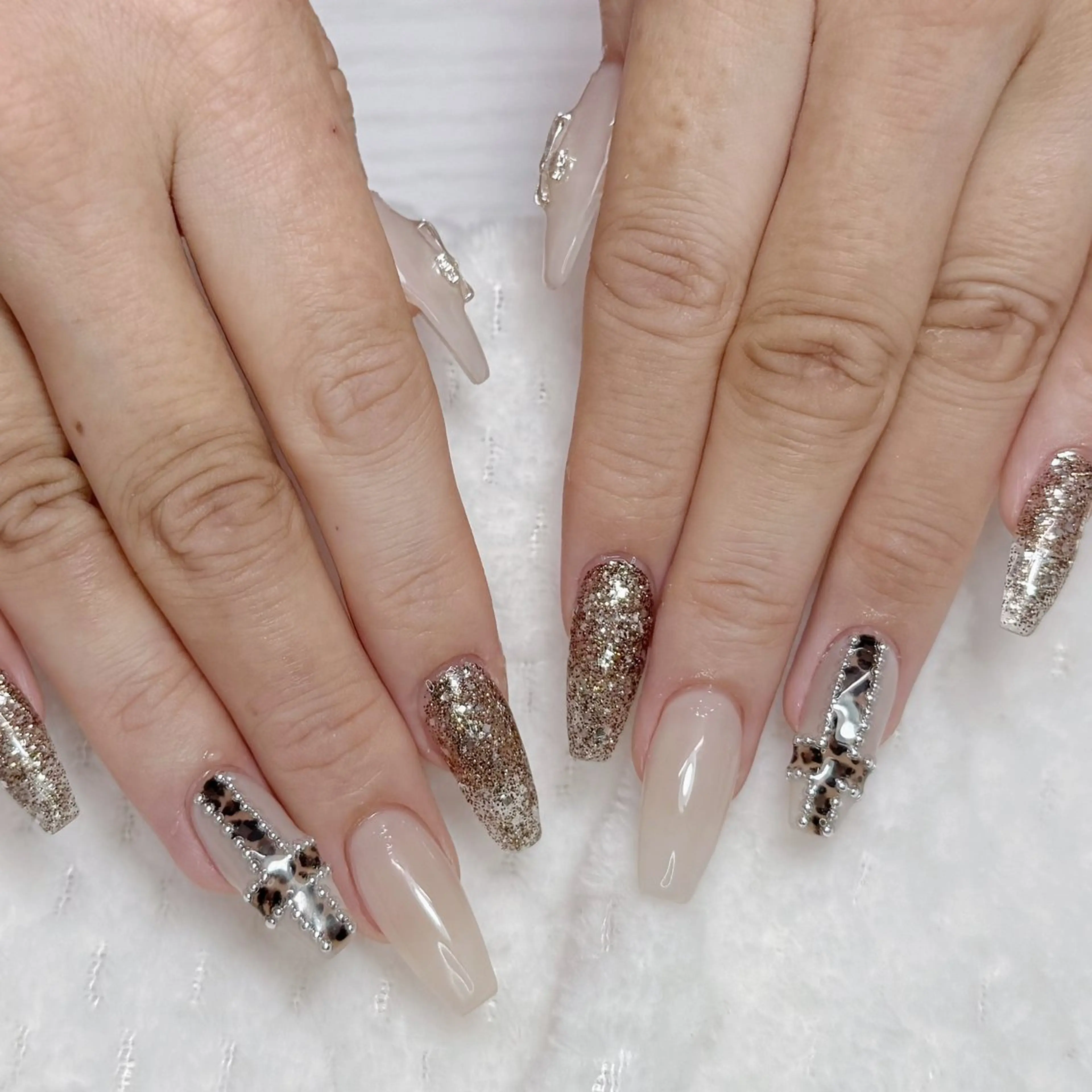 ネイル ハンドネイル Arva Manaのネイルデザイン