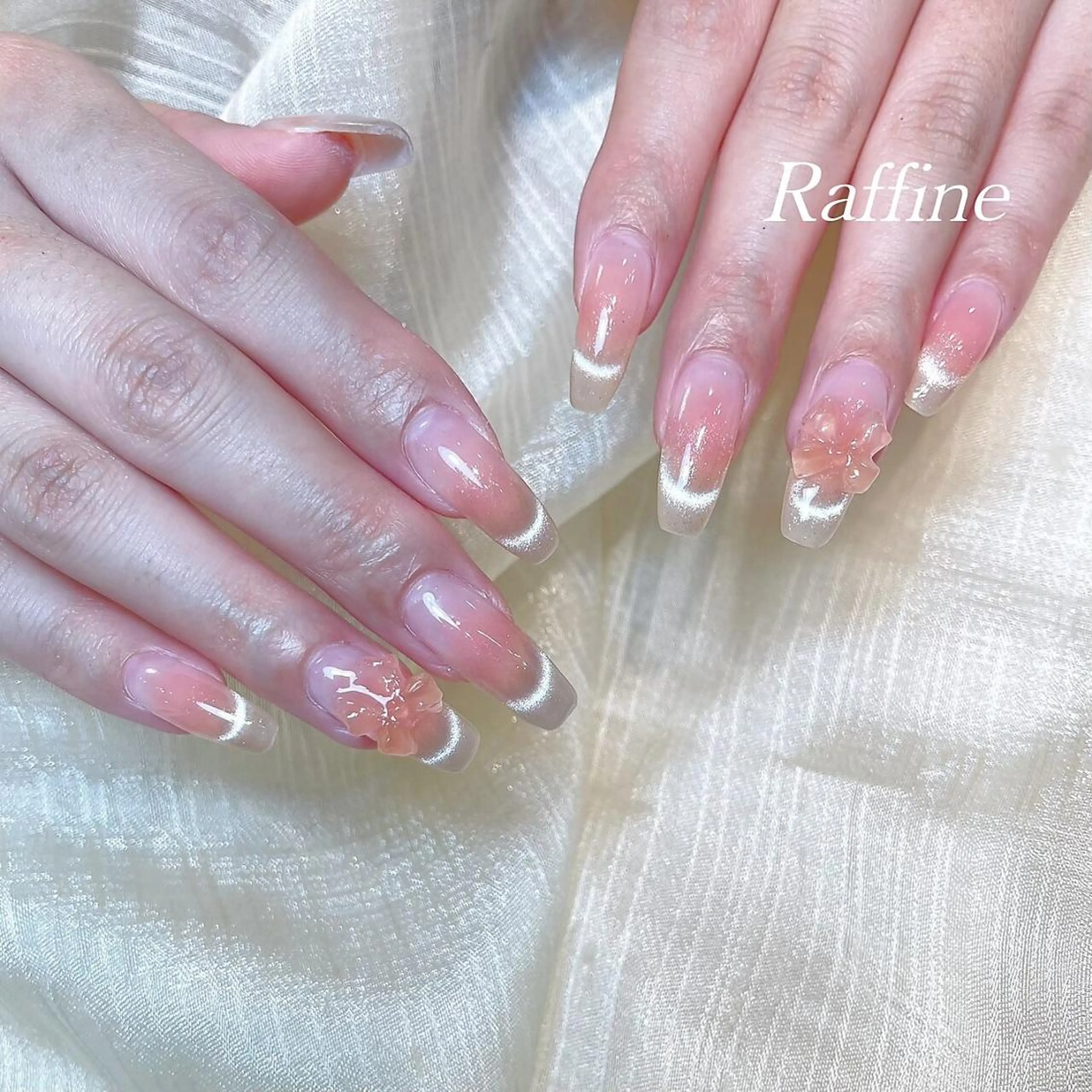 ネイル ハンドネイル RAFFINE 月🦋🩵のネイルデザイン