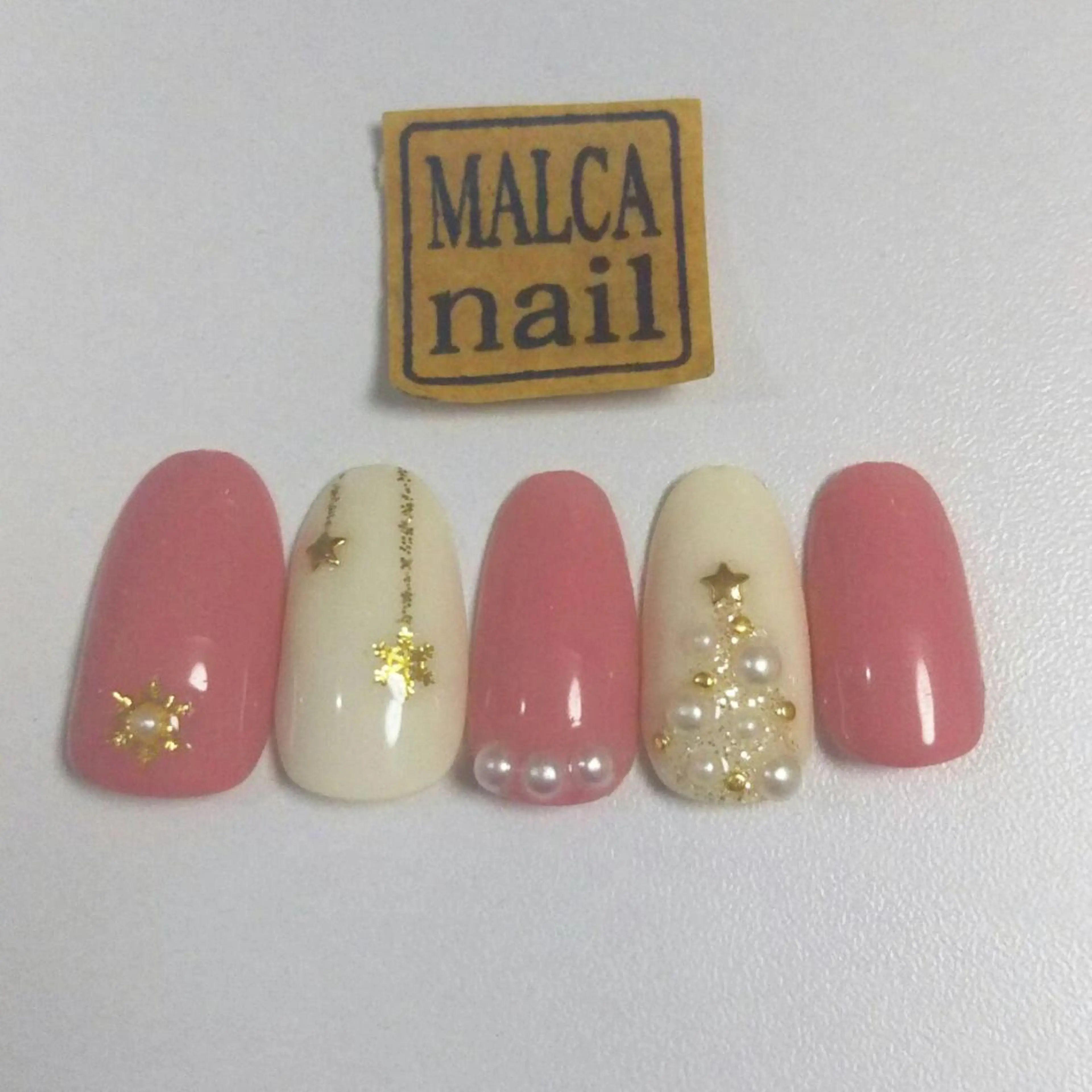 ミディアム カラー ヘアアレンジ ネイル キッズ マツエク・マツパ MALCAnail(マルカネイル)所属・荒木 莉奈のネイルデザイン