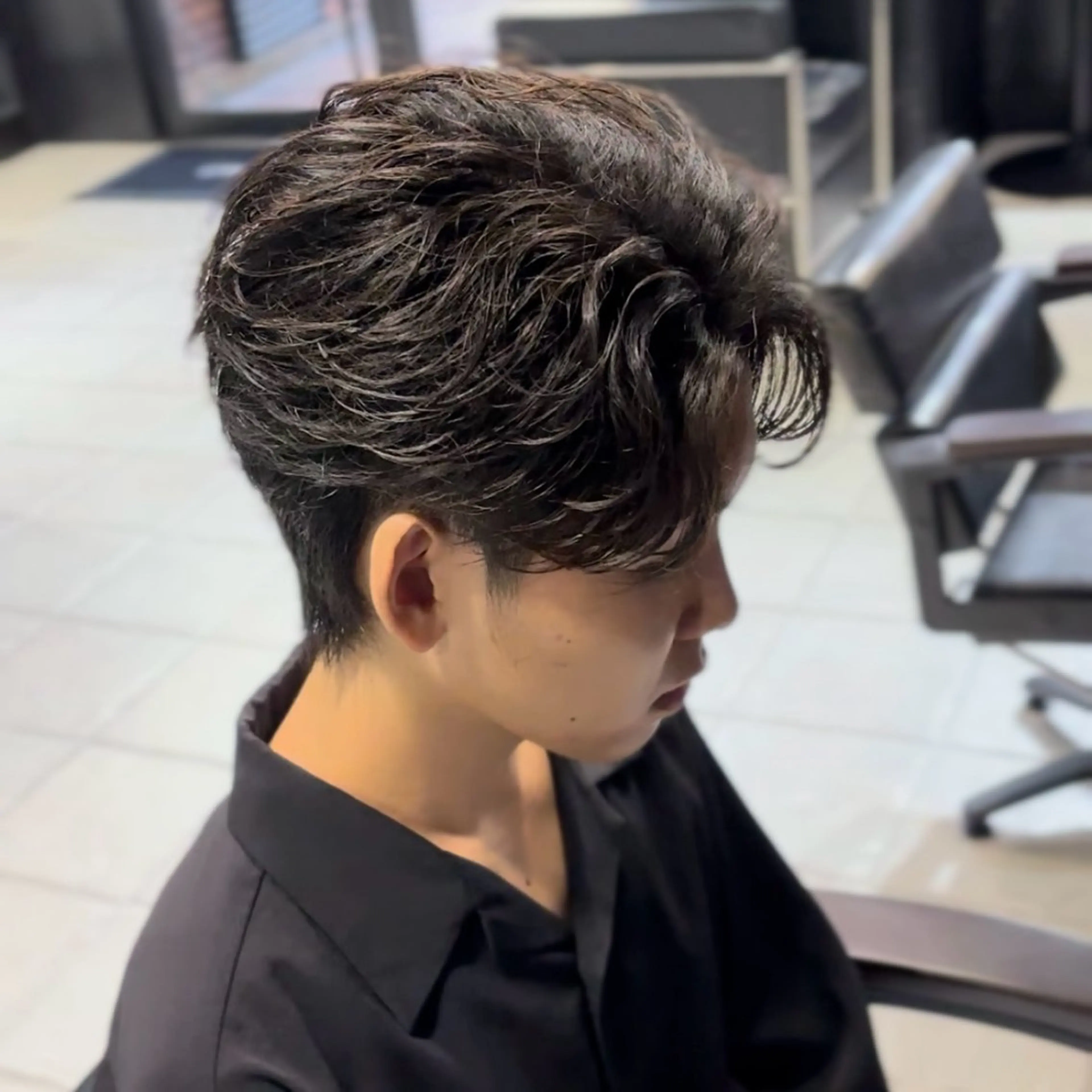 ミディアム パーマ ミディアムパーマ ツイストスパイラルパーマ ニュアンスパーマ スパイラルパーマ ツイストパーマ カット パーマ センターパート支持率 No.1【心斎橋】のヘアスタイル