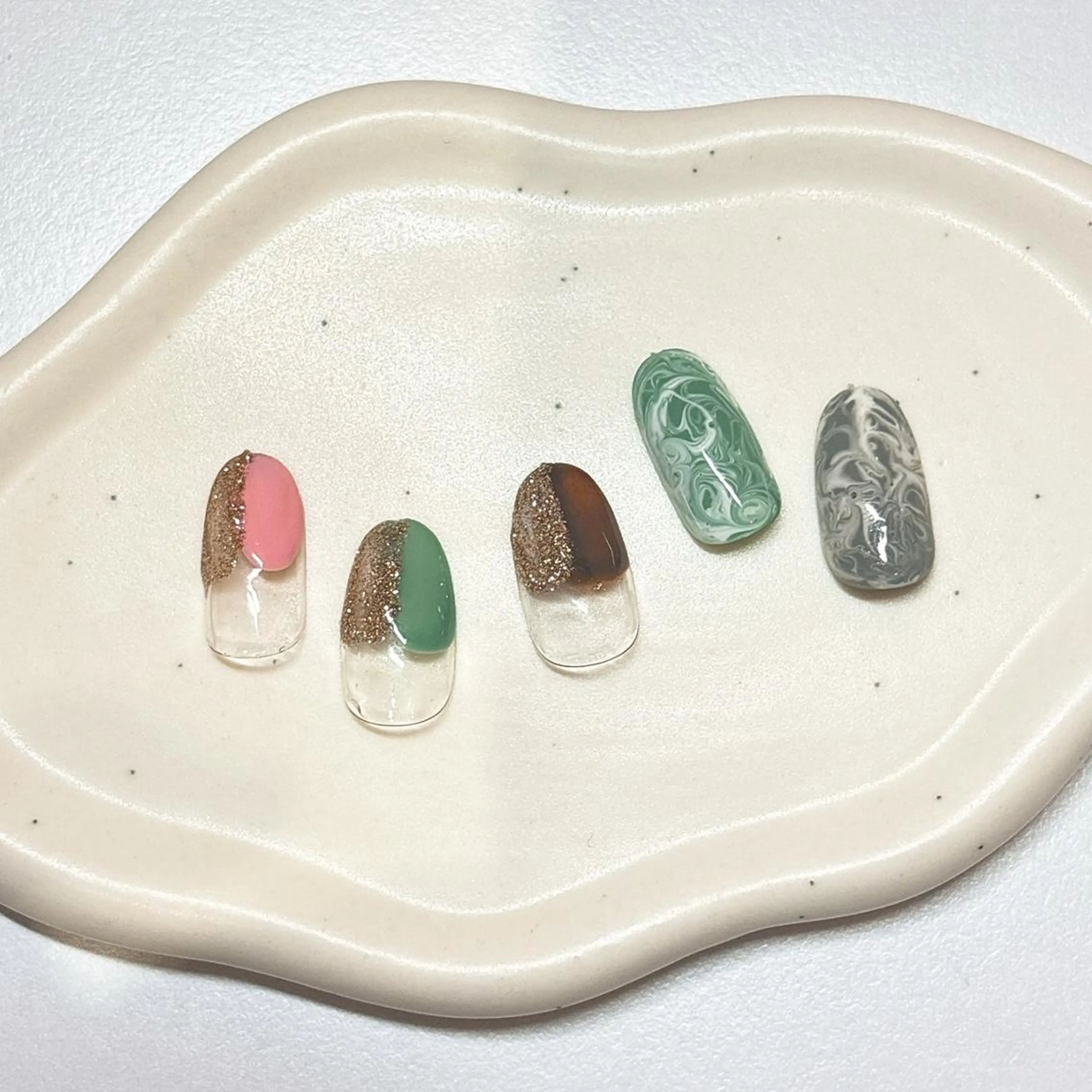 ネイル she saw me / shokoのネイルデザイン