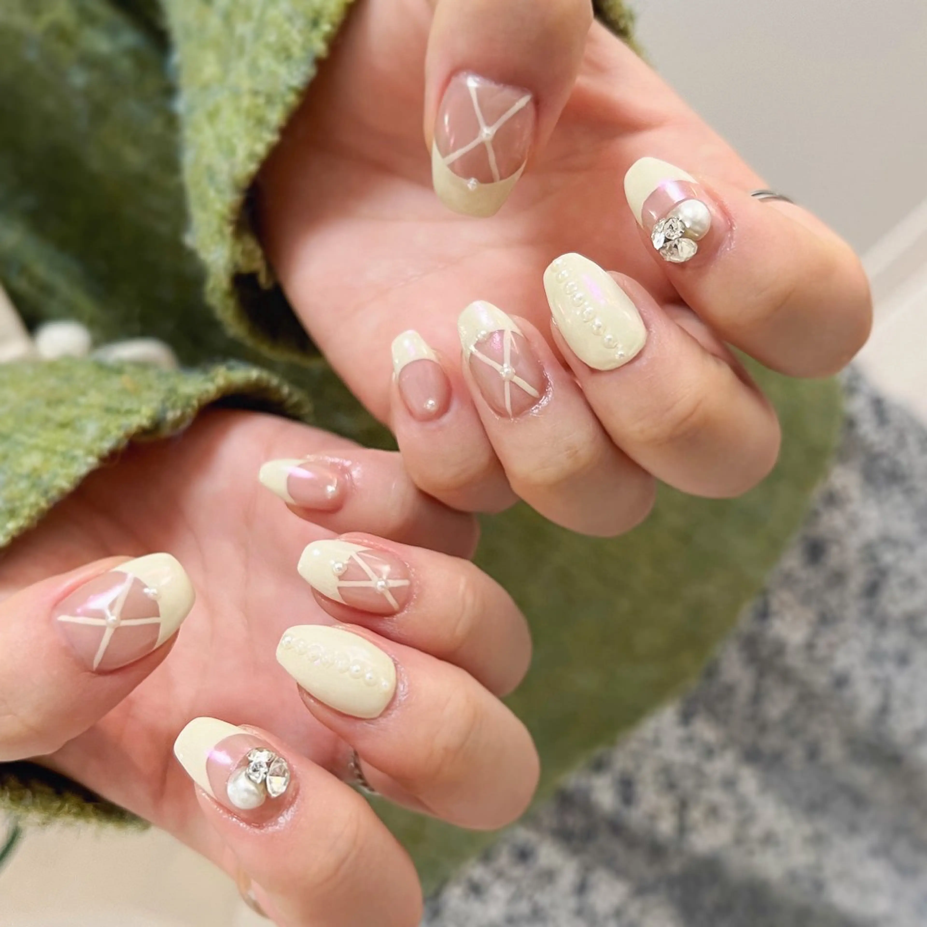 ネイル オーロラネイル フレンチネイル ミラーネイル 持ち込み スクエアネイル ハンドネイル pointillé .ayaのネイルデザイン