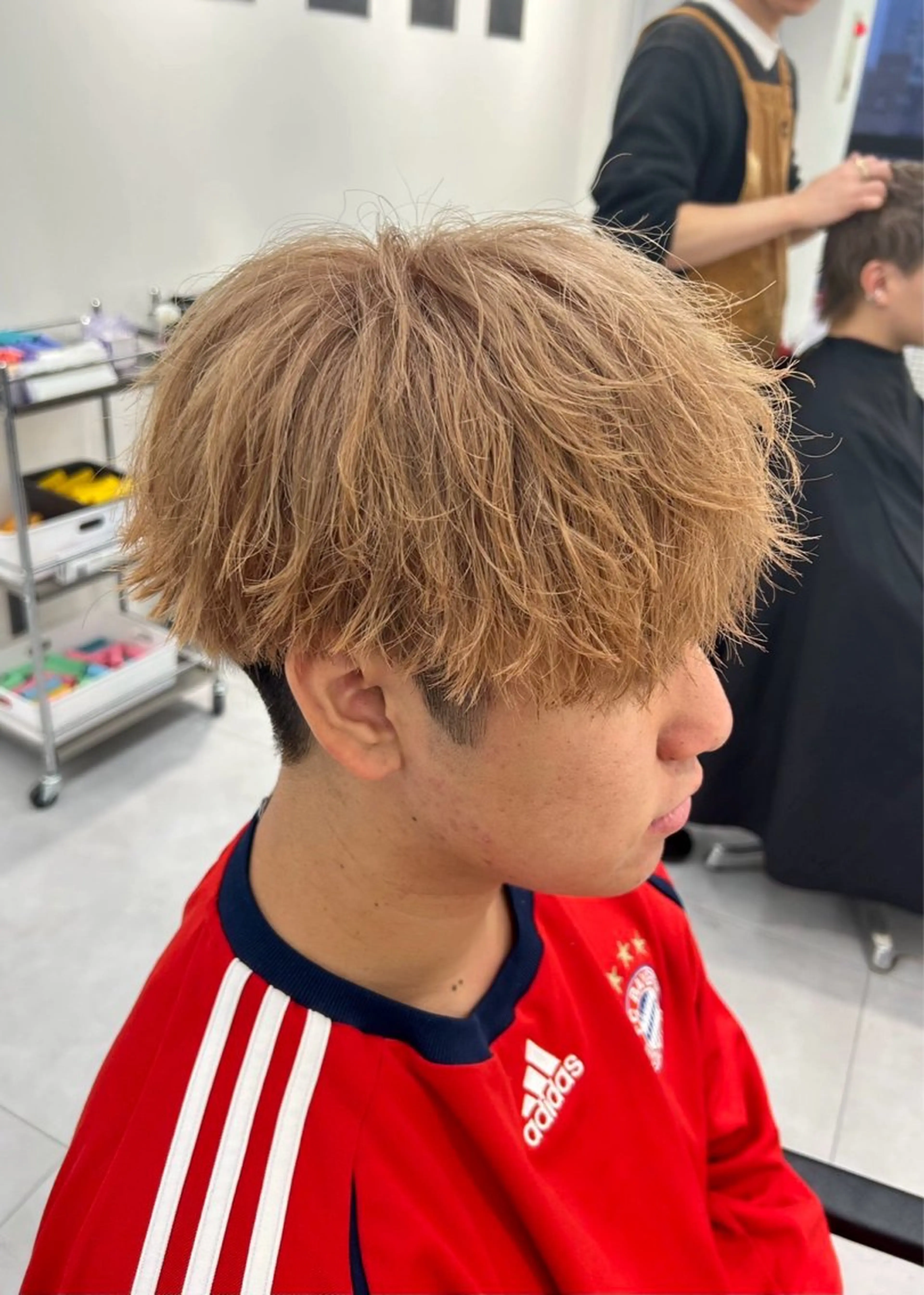ショート カラー パーマ メンズ メンズブリーチ ブリーチ 鶴田 来夢のヘアスタイル