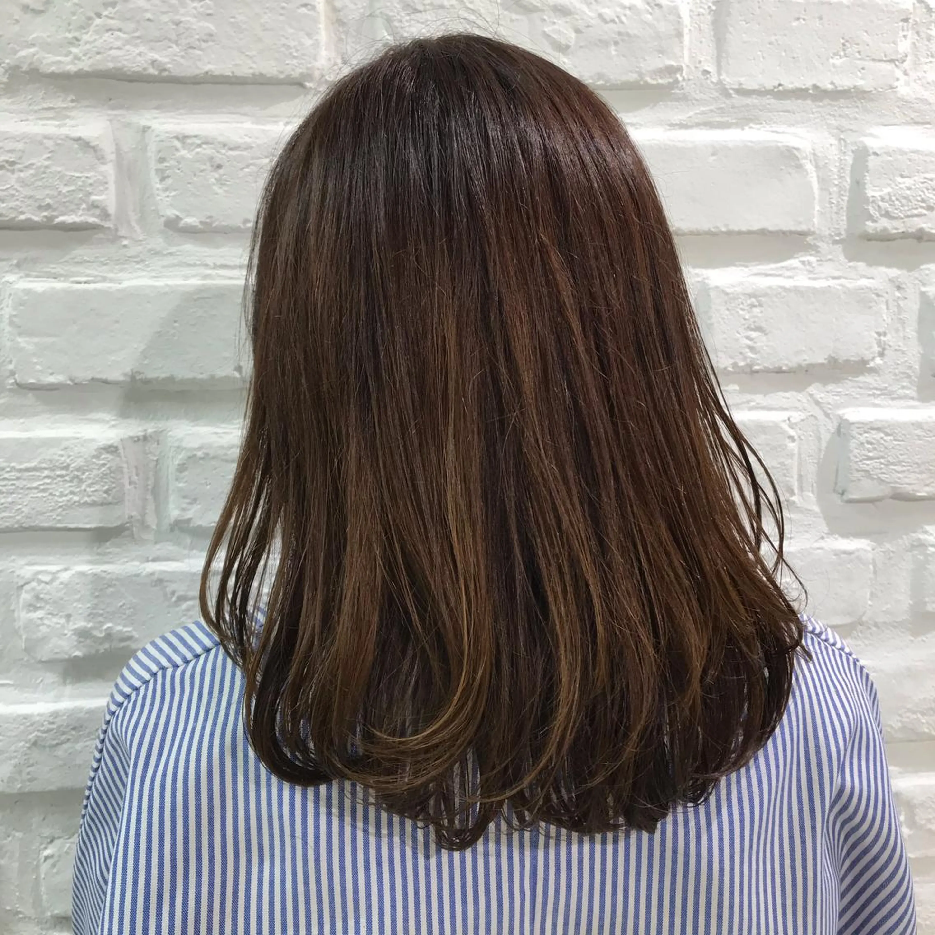 ミディアム レイヤーカット カット トリートメント 暖色カラー💜 中山由梨のヘアスタイル