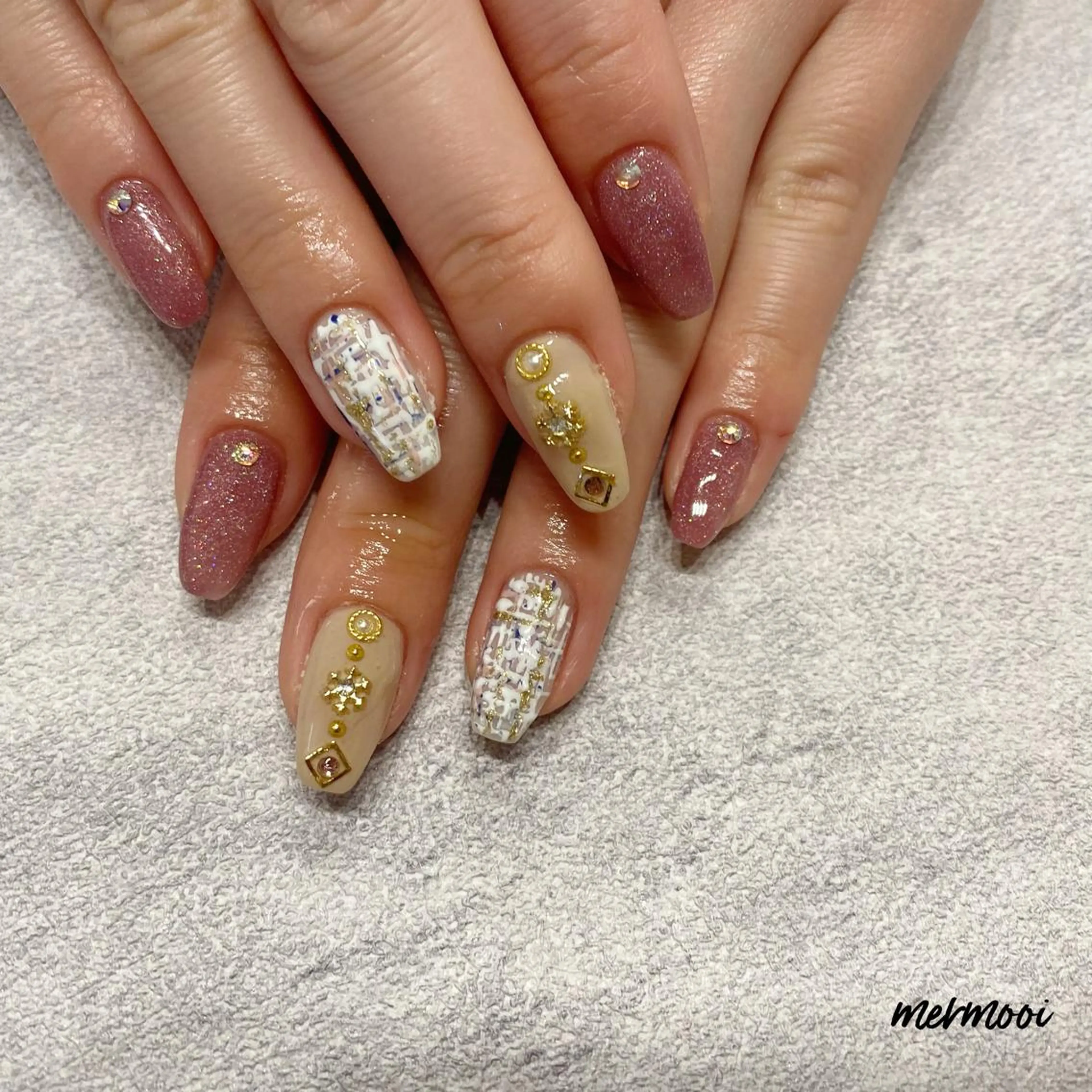 ネイル オーロラネイル フレンチネイル ジェルネイル キラキラネイル 韓国ネイル ハンドネイル mermooi nailのネイルデザイン