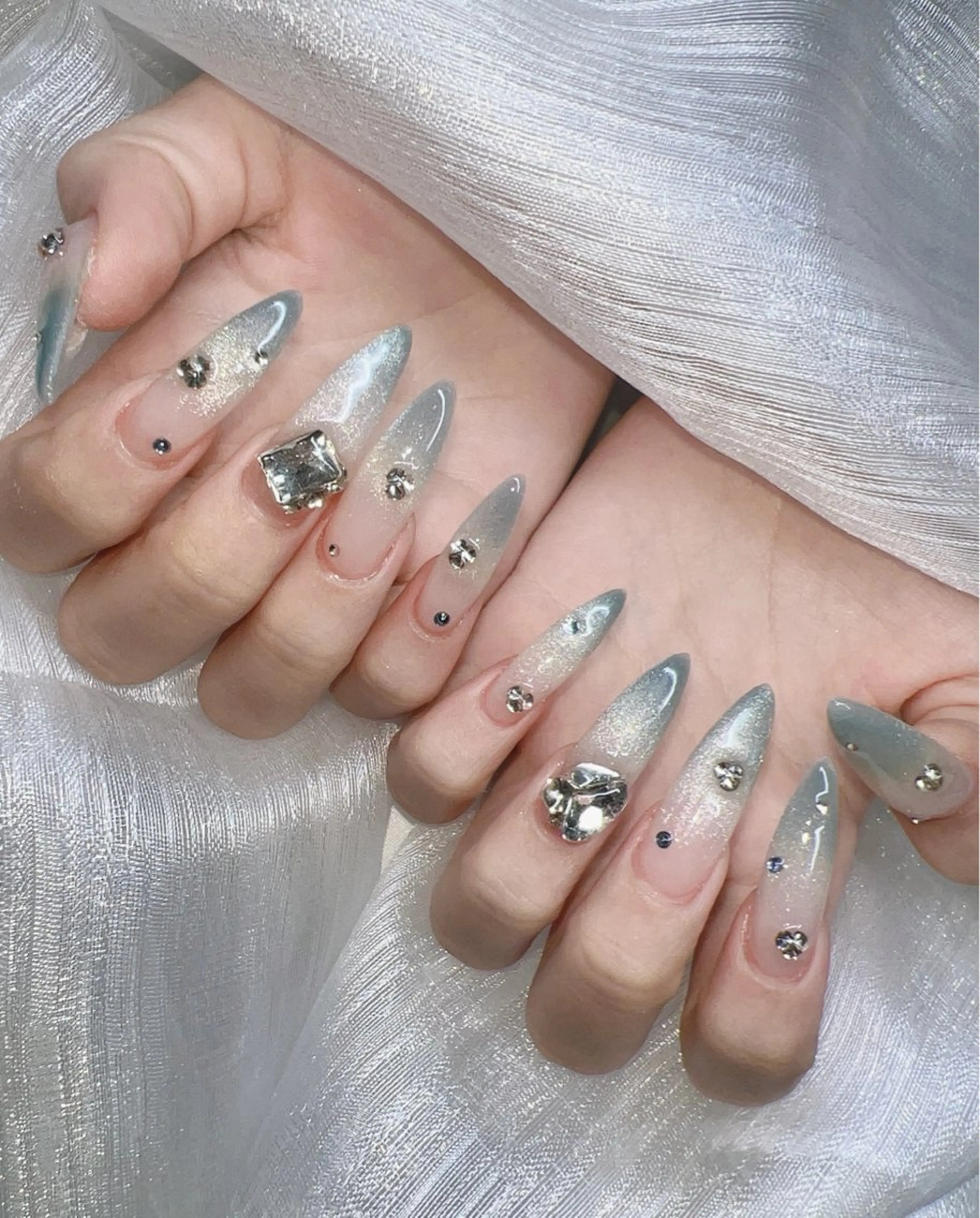 ネイル 長さ出し グラデーション キラキラネイル マグネットネイル ニュアンスネイル ハンドネイル Lee Nails チップ長さだし専門店のネイルデザイン