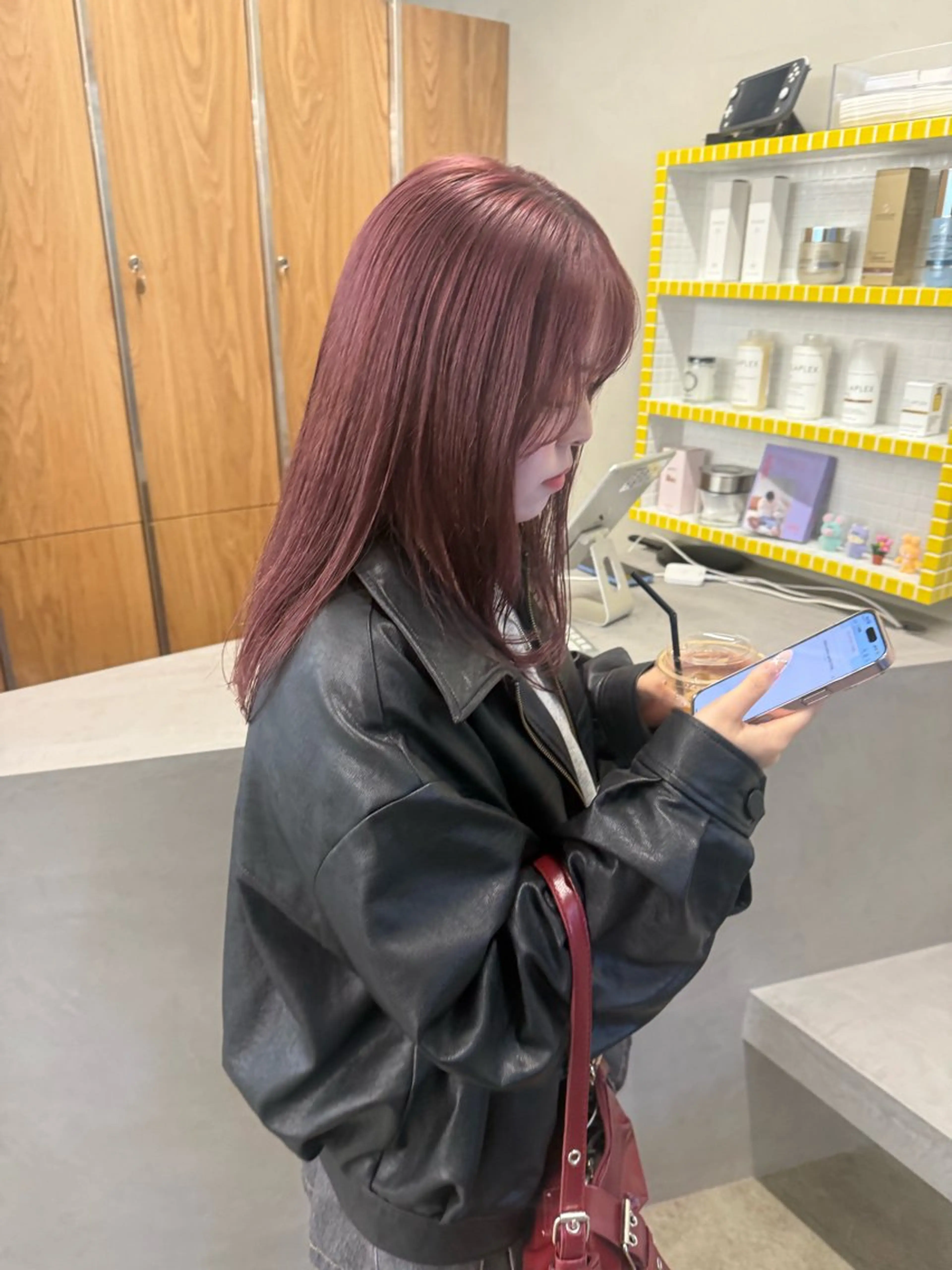 ロング カラー ロングレイヤー アッシュ ベージュカラー ブリーチ 透明感カラー カット ヘアカラー 日本一丁寧なカット/ 小林輝🍀︎のヘアスタイル