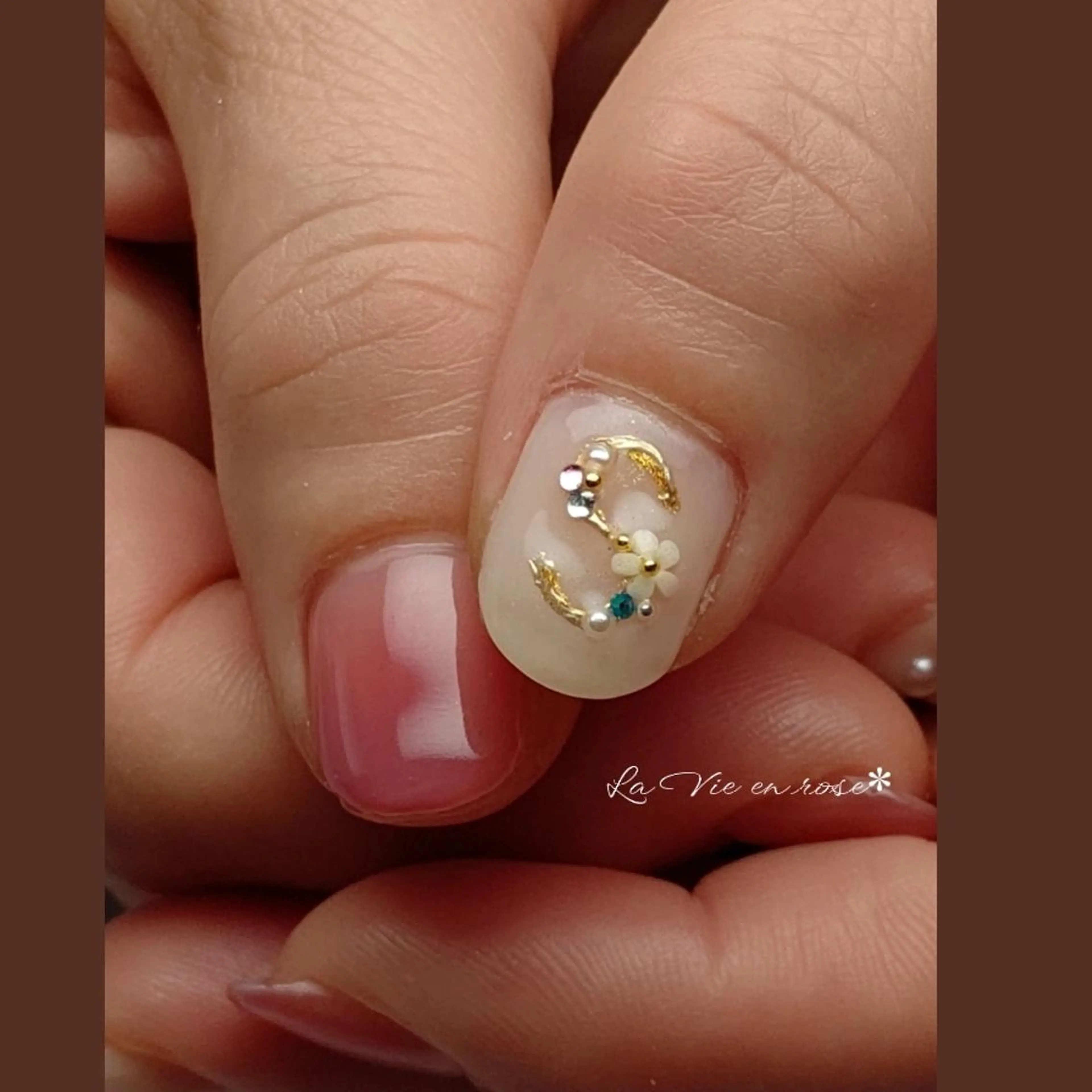 ネイル ラヴィアン ローズのネイルデザイン