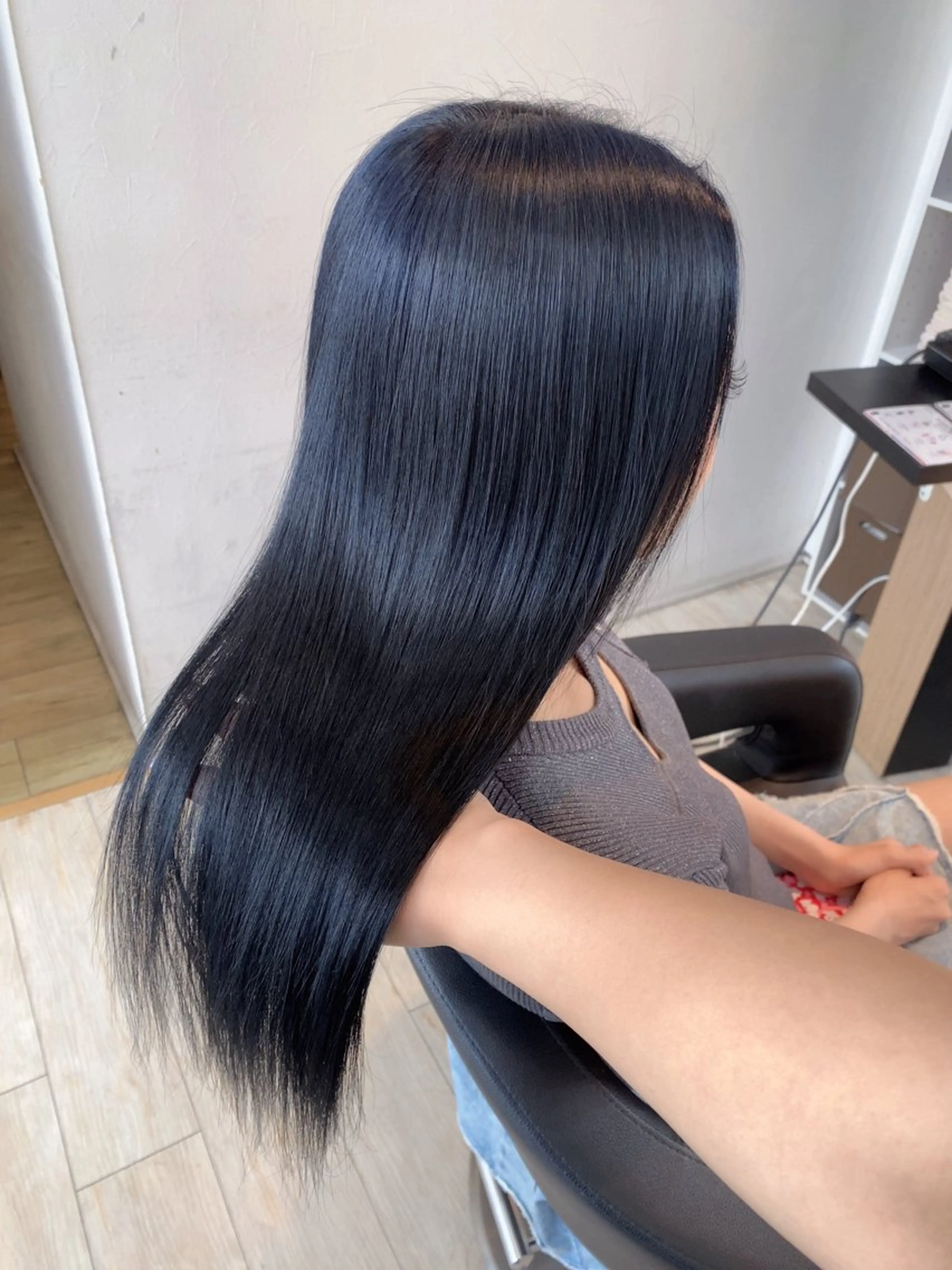 ロング カラー 黒髪 ブリーチ ブルーカラー ブルーブラック 透明感カラー miyu/ボブ/ 透明感カラー/栄のヘアスタイル