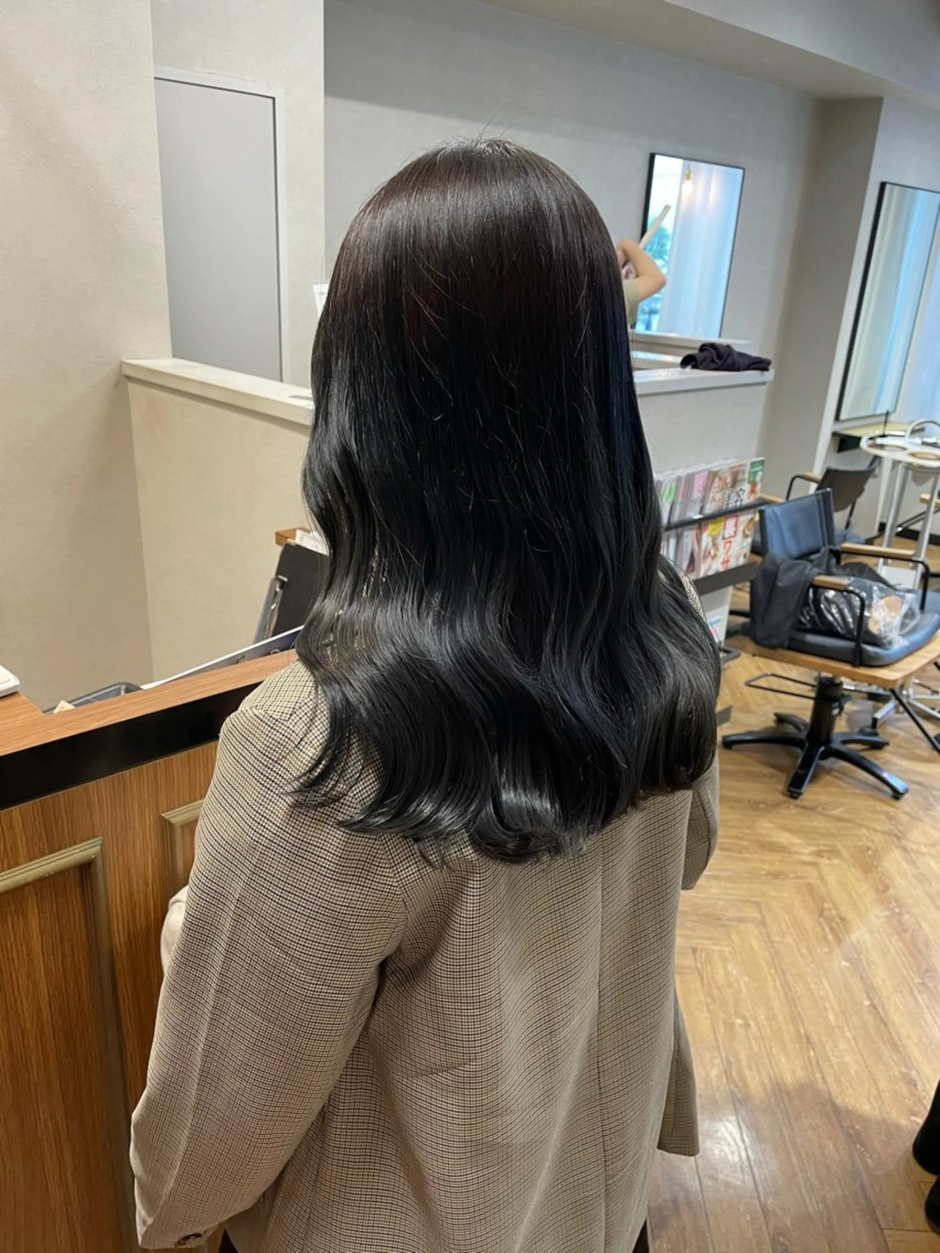 セミロング カット ヘアカラー 西岡 幸穂のヘアスタイル
