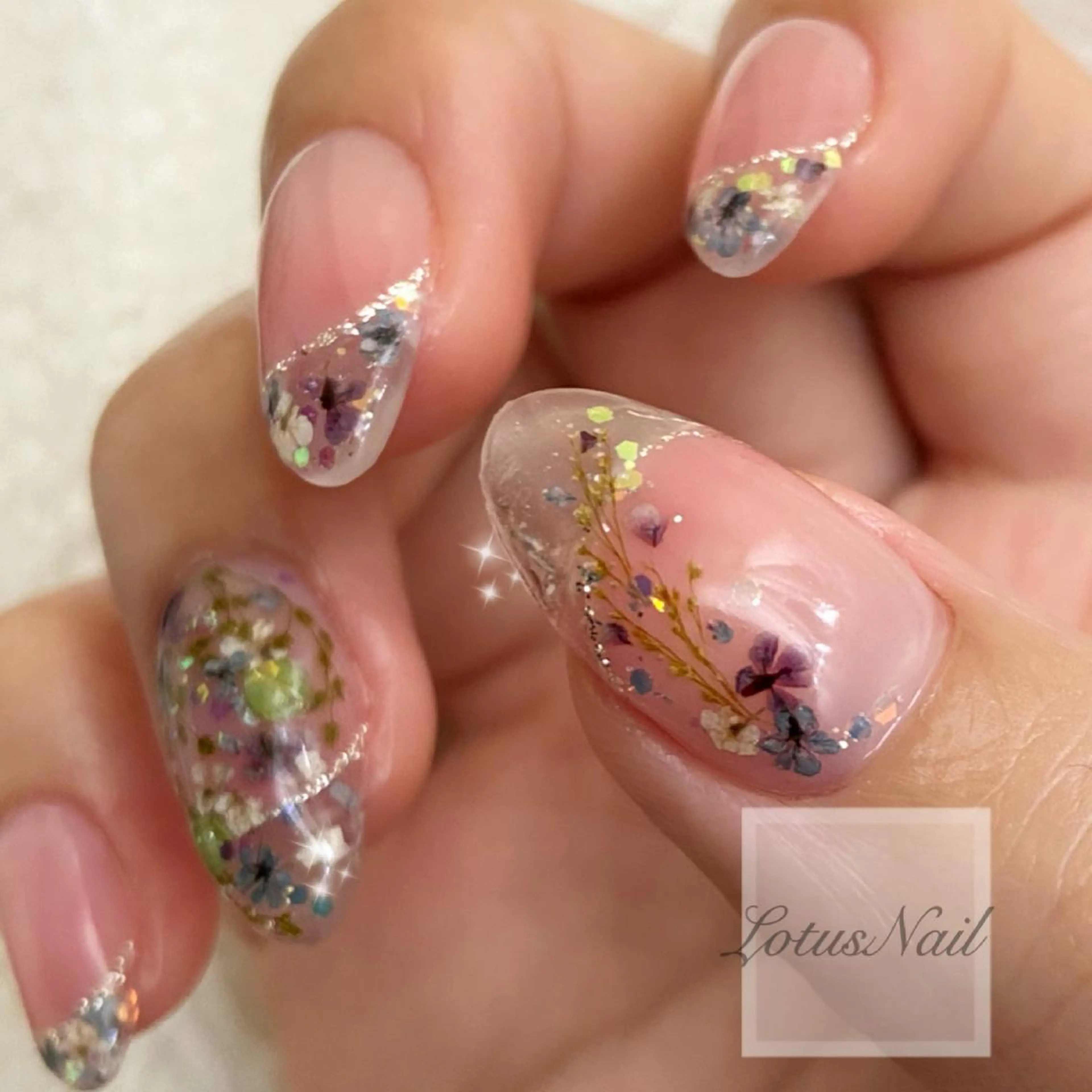 ネイル クリアネイル フレンチネイル Lotus Nailのネイルデザイン