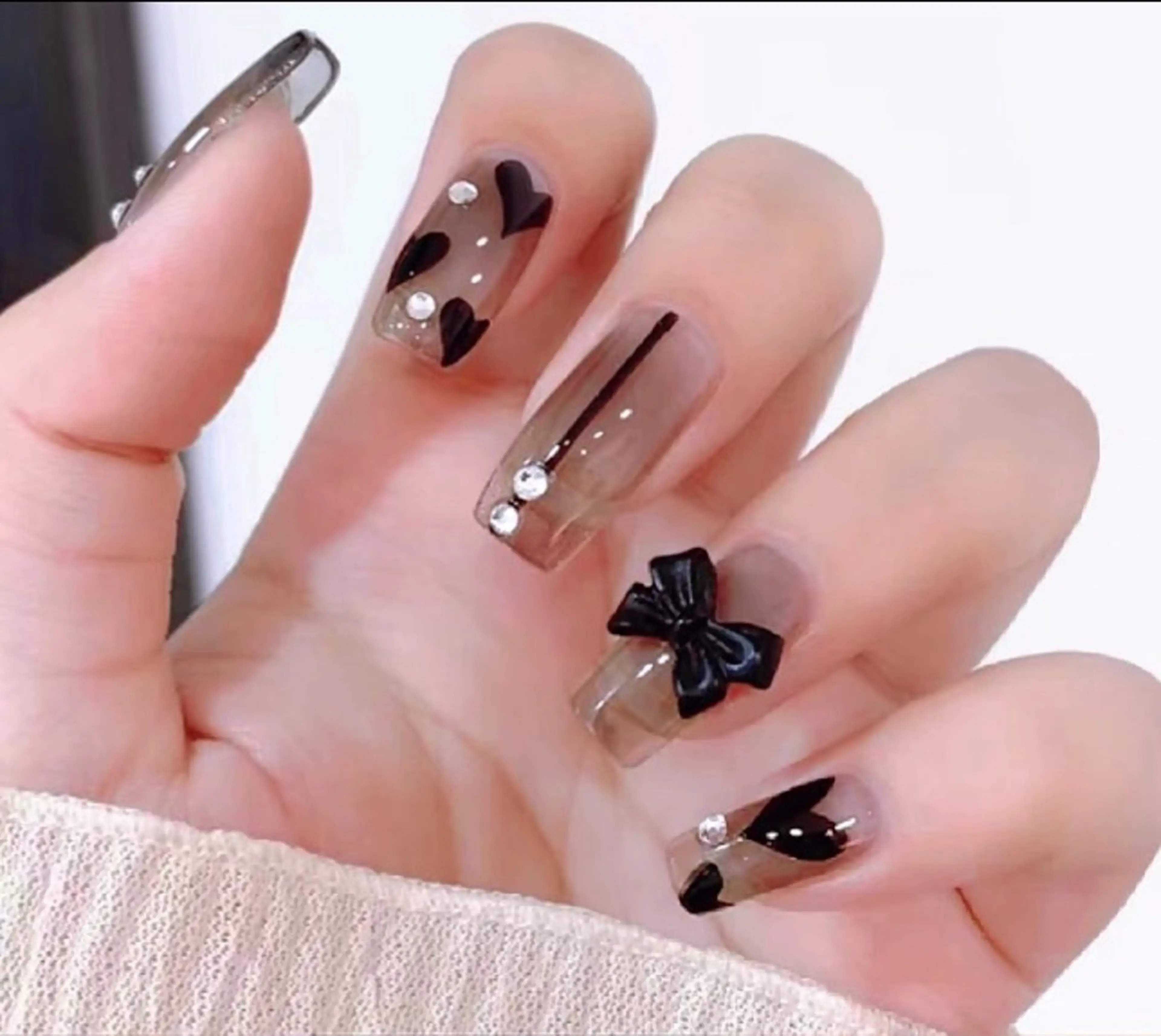 ネイル ハンドネイル H3 Nail Tsuki🦋💙のネイルデザイン