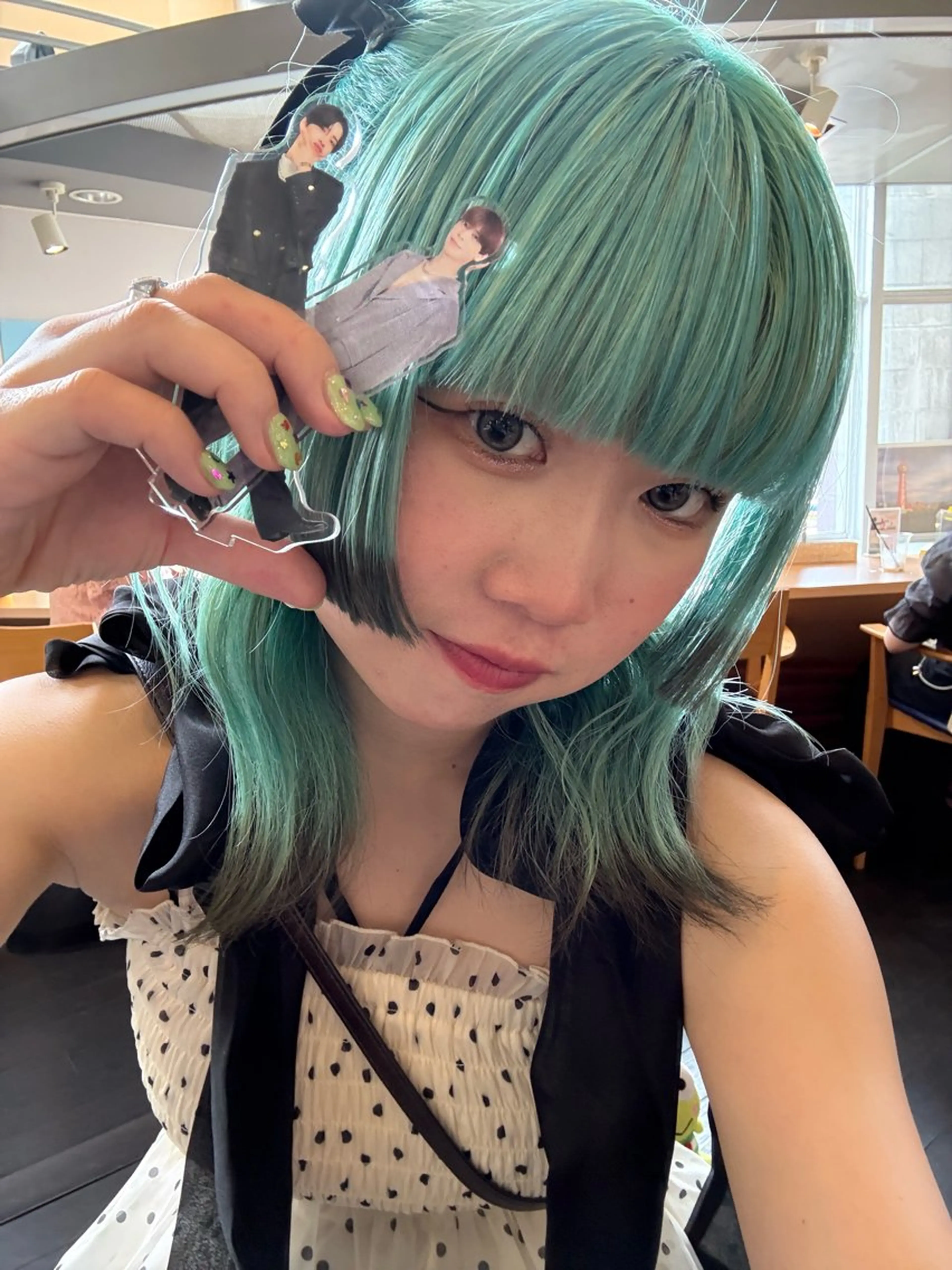 セミロング カラー ヘアアレンジ 黒髪 ブリーチ デザインカラー ミント ミントグリーン person所属・person♡kii マオのヘアスタイル