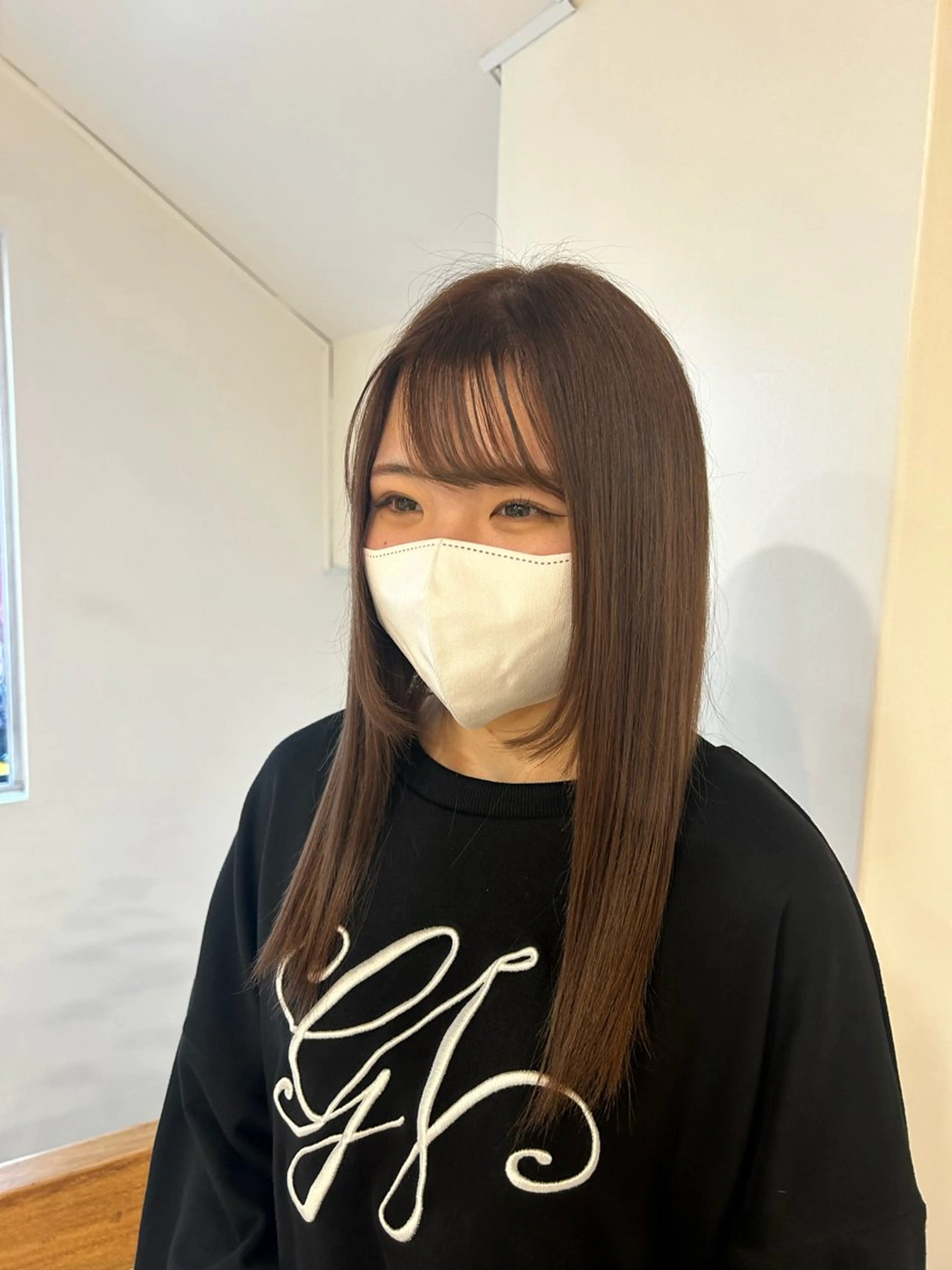 セミロング amoretto miyuのヘアスタイル