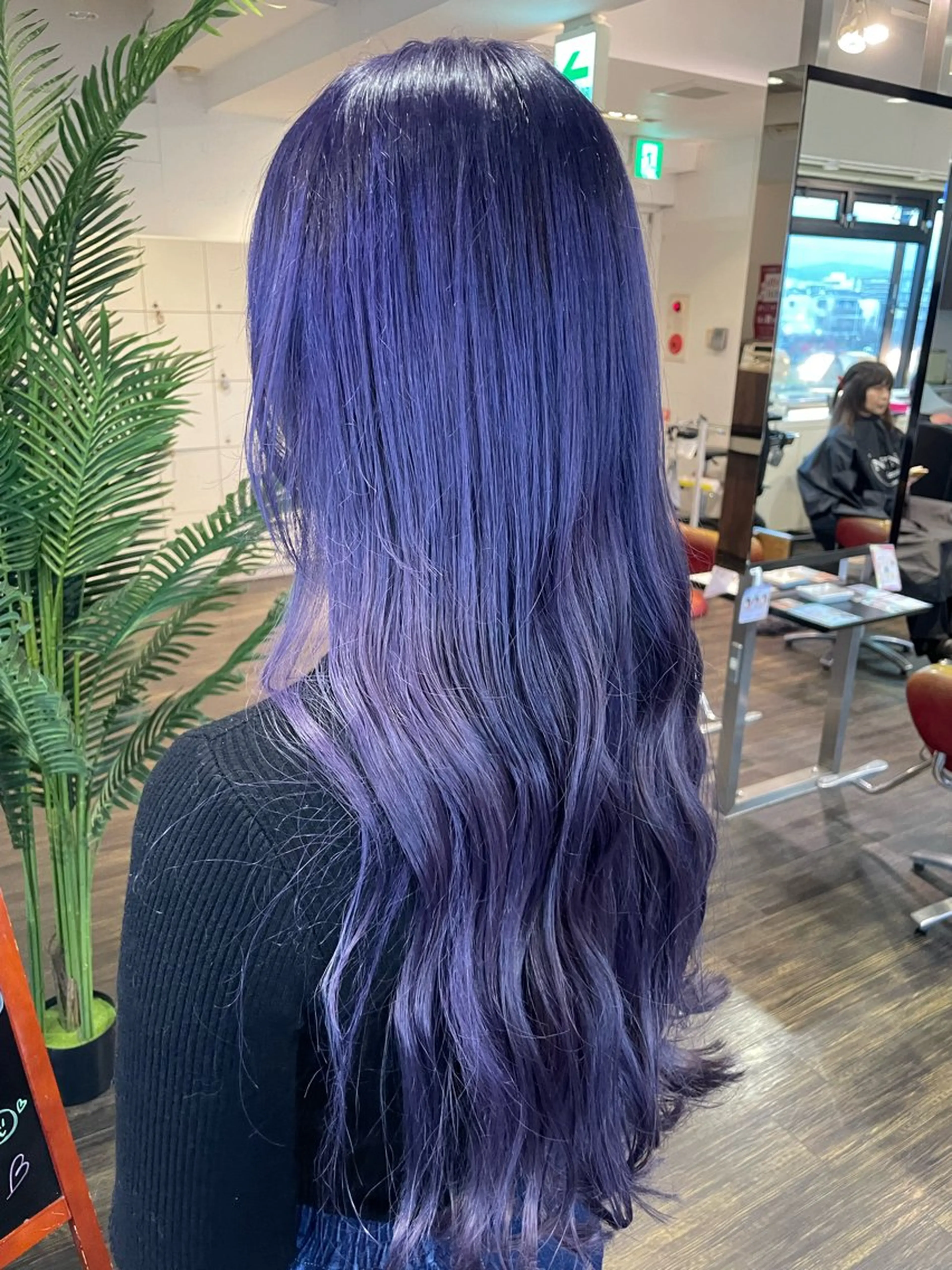 ロング カラー パープルカラー ヘアカラー 佐藤 綾郁のヘアスタイル