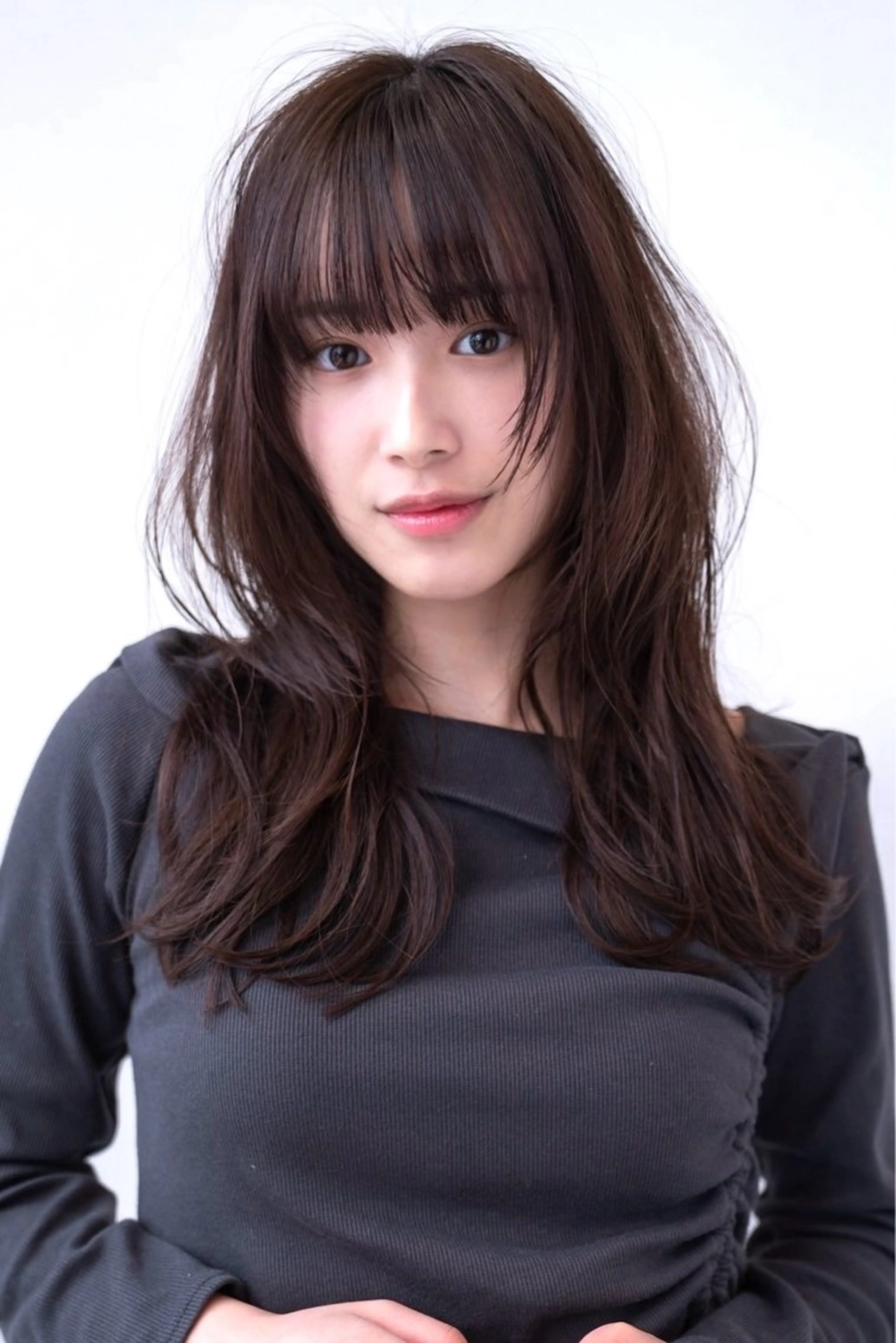 ロング カット NA NAのヘアスタイル