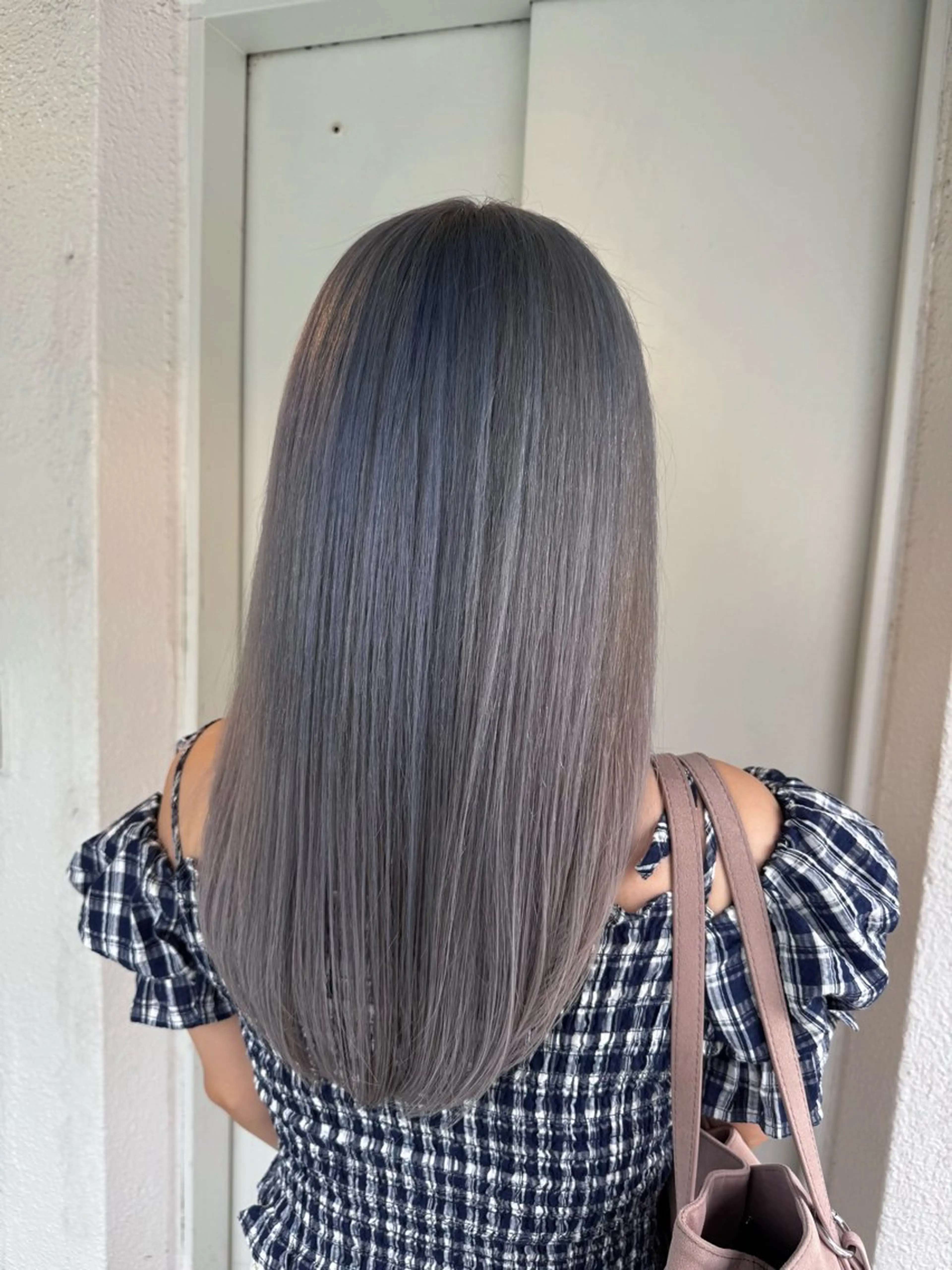 セミロング カラー ベージュカラー ブリーチ ケアブリーチ 透明感カラー デザインカラー ヘアカラー トリートメント ハイトーン/髪質改善 🦋KASUGA🖤のヘアスタイル