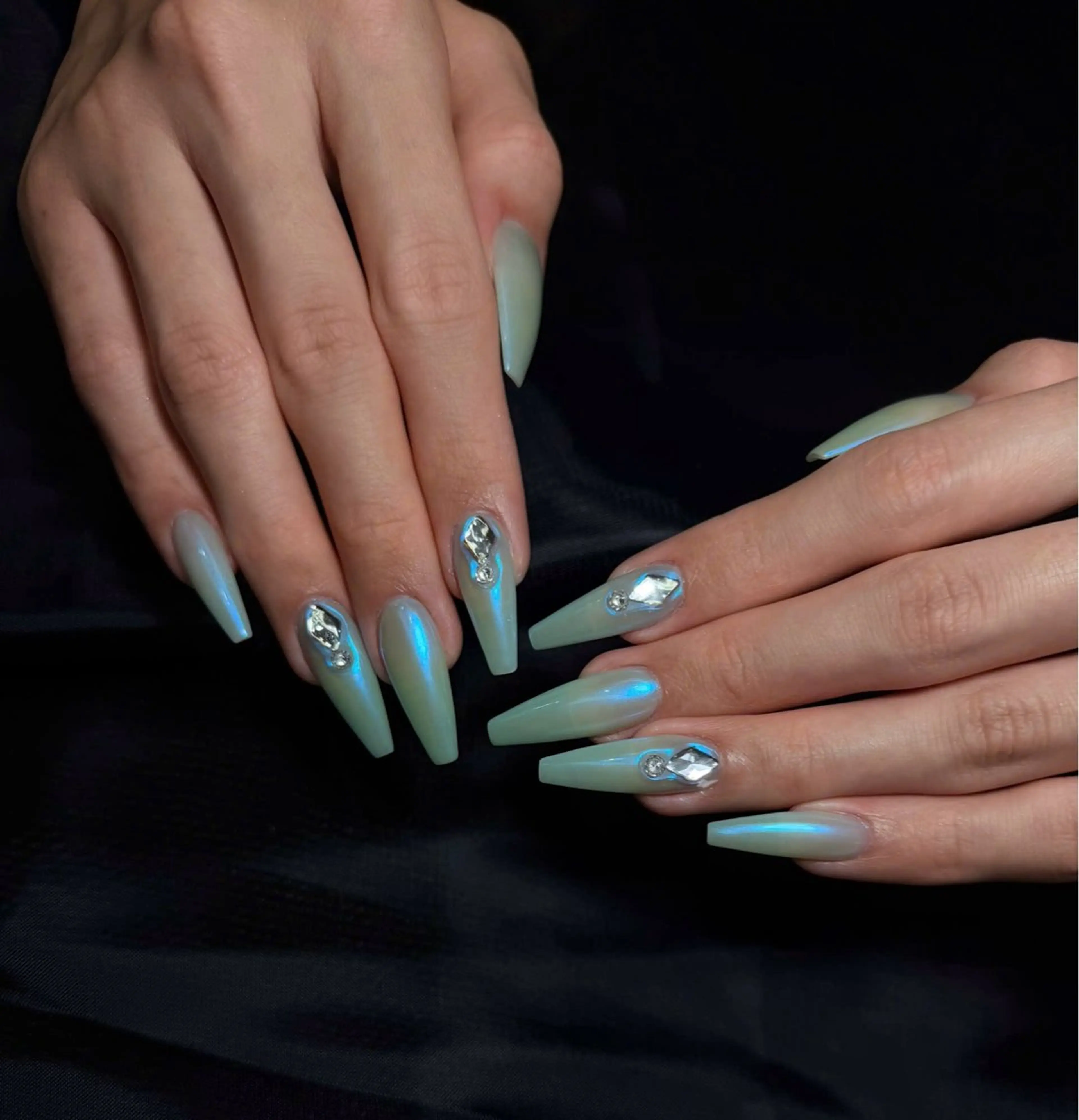 セミロング ハンドネイル Bibi beauty spa Osaka所属・Bibi nail Osakaのネイルデザイン