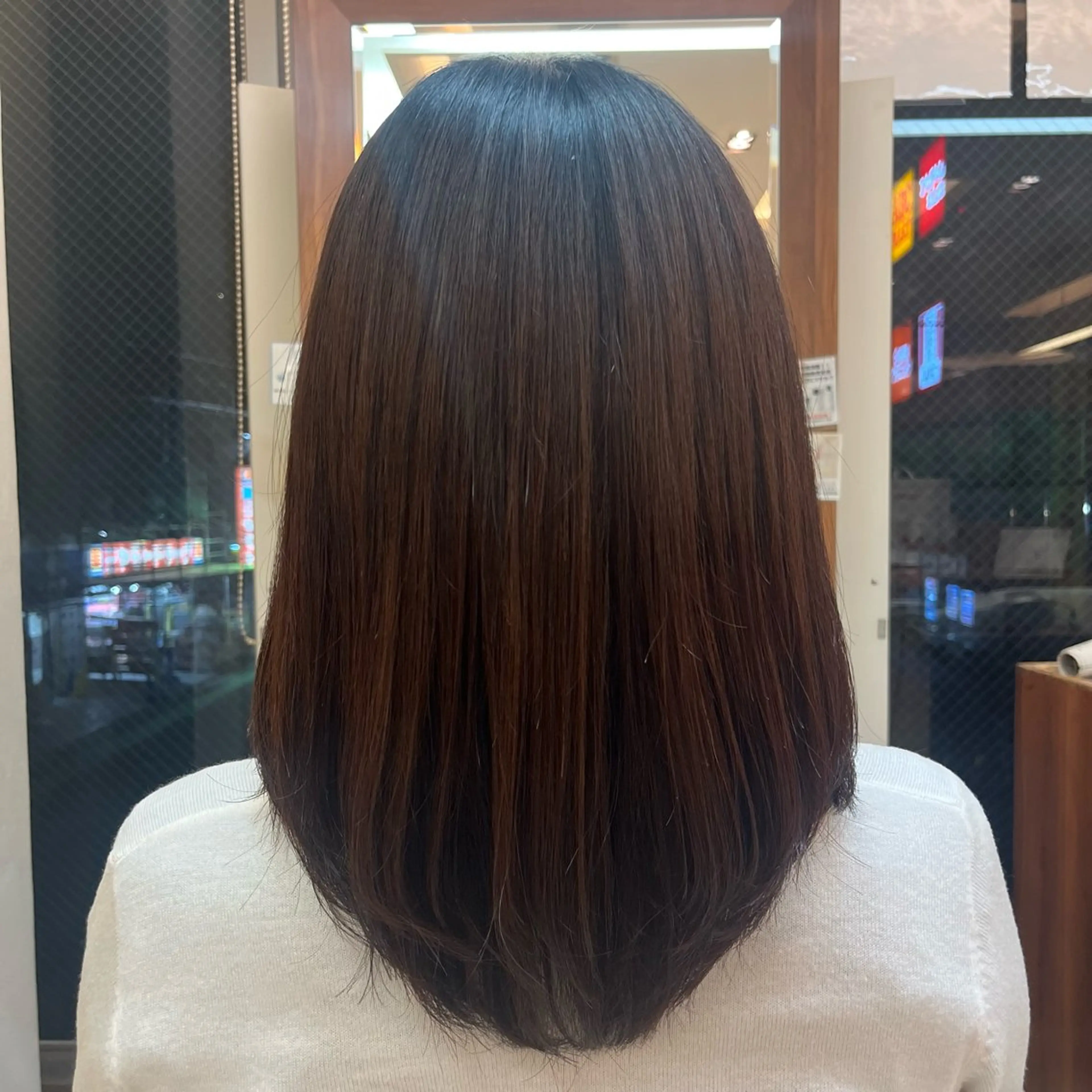 セミロング レイヤーカット 沼畑 夢希のマツエク・マツパデザイン