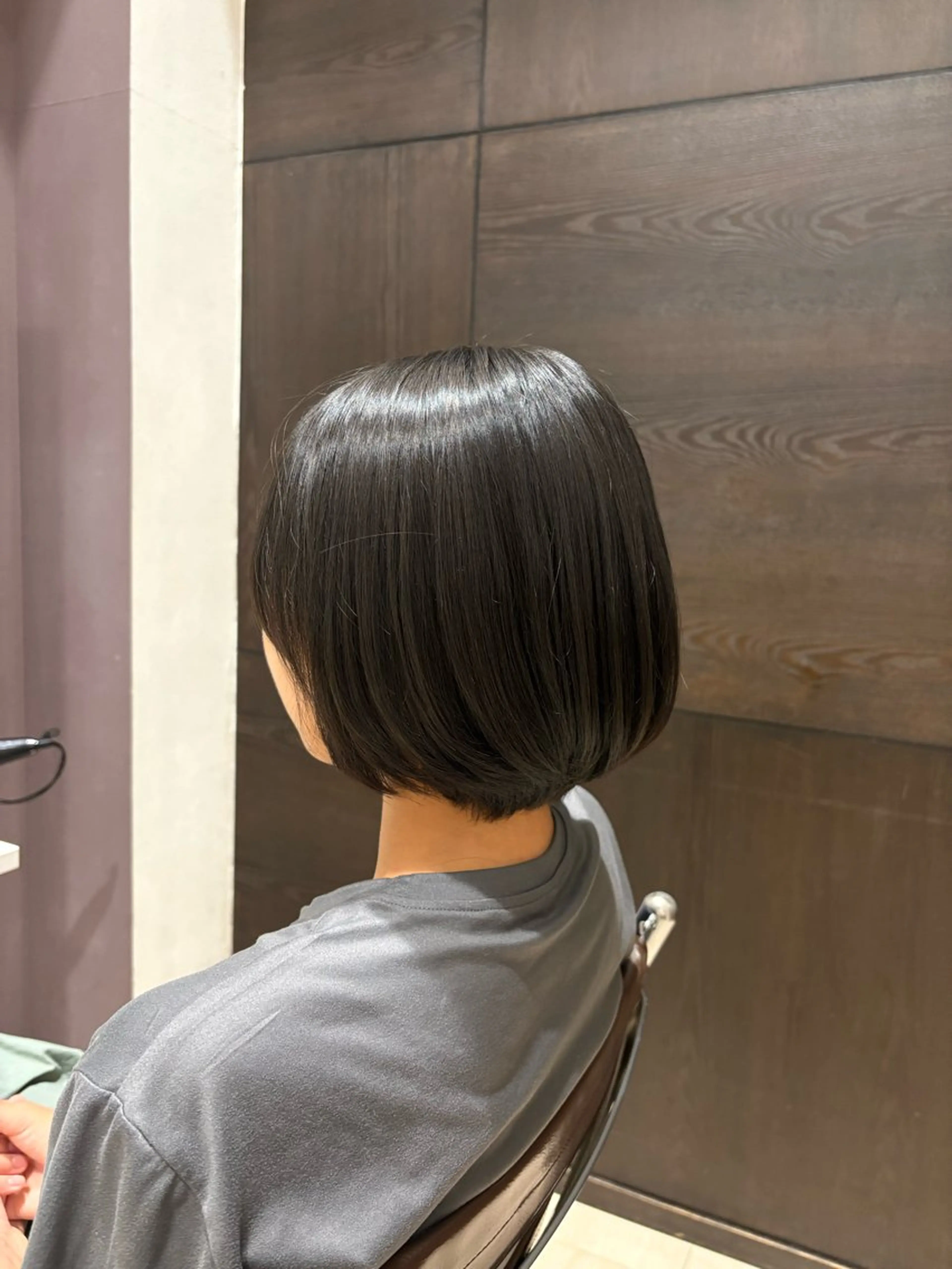 ショート ボブ カット 白井 史菜のヘアスタイル