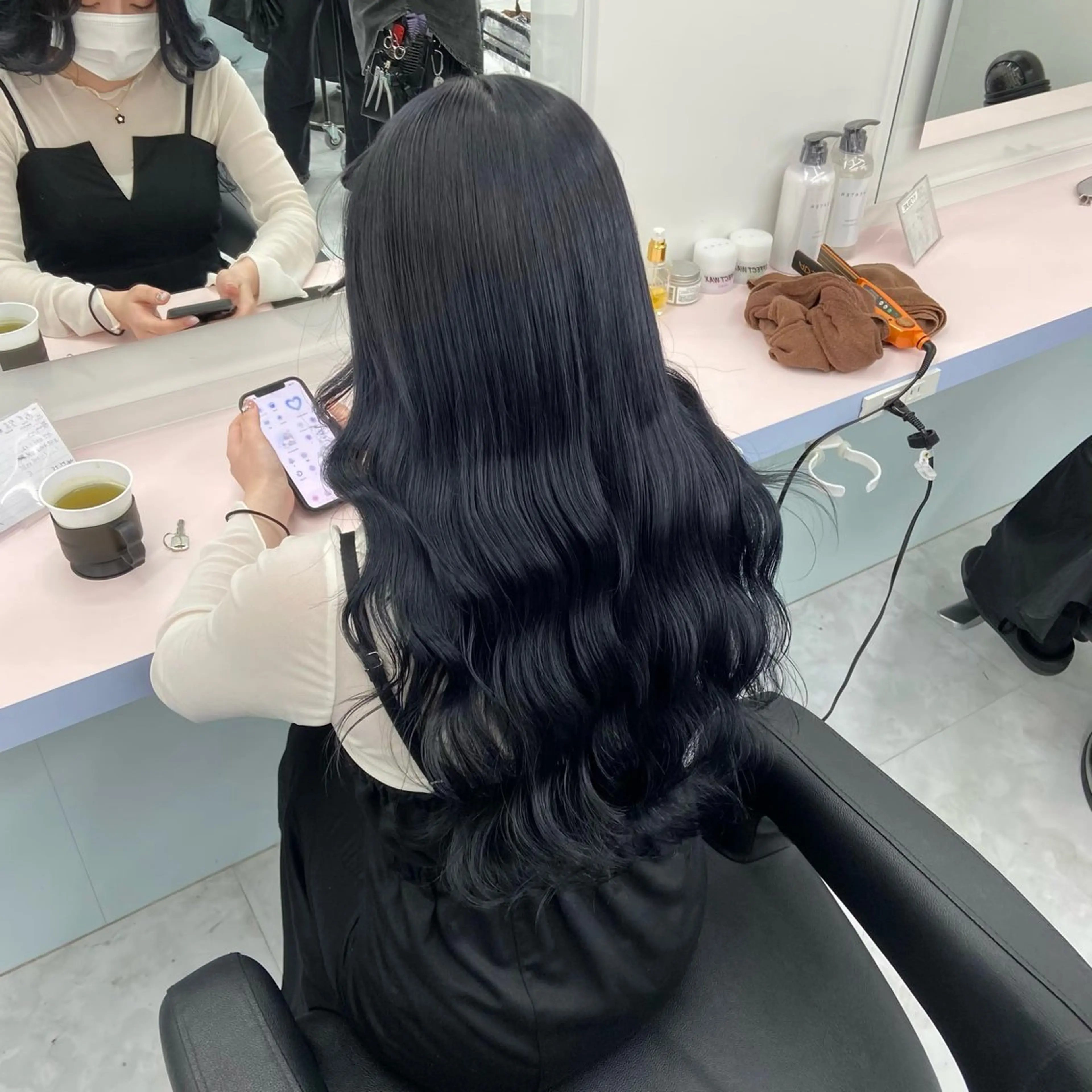 ロング カラー パーマ ヘアアレンジ 透明感ブリーチカラー 🌈TOMOHIROのヘアスタイル