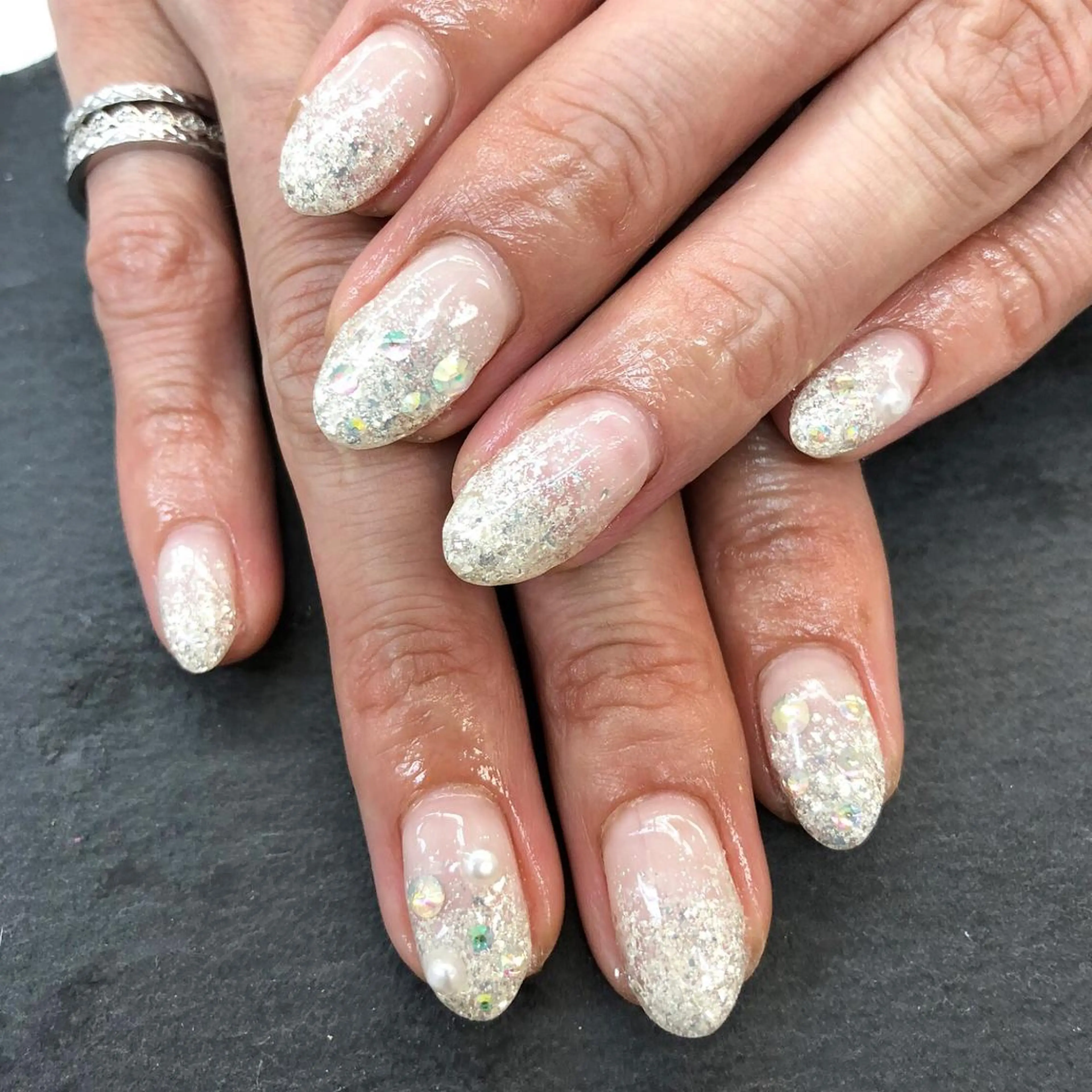 ネイル ストーンネイル ハンドネイル esNail&eye イーズネイル＆アイのネイルデザイン