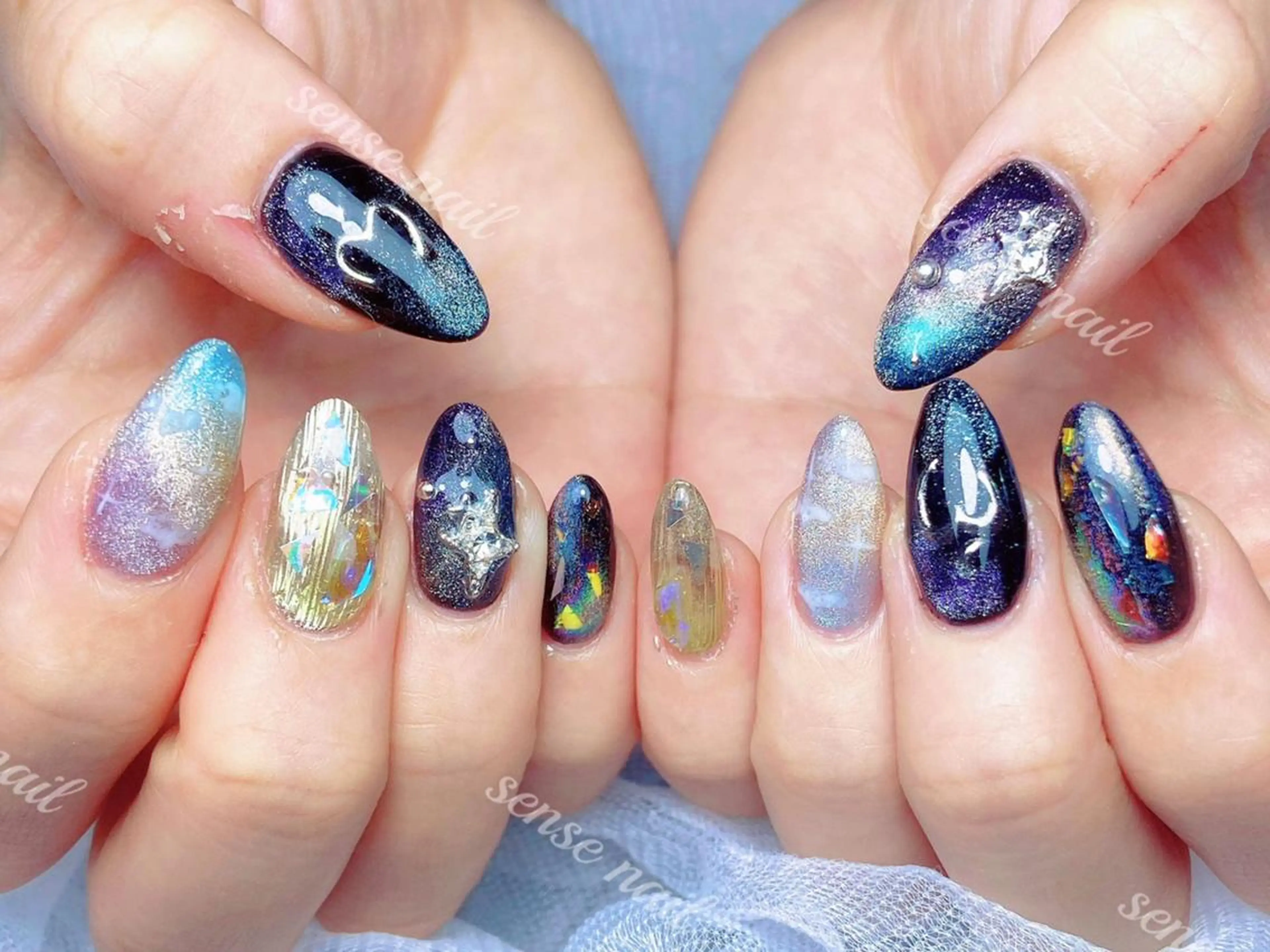 ネイル Queening 🦋のネイルデザイン