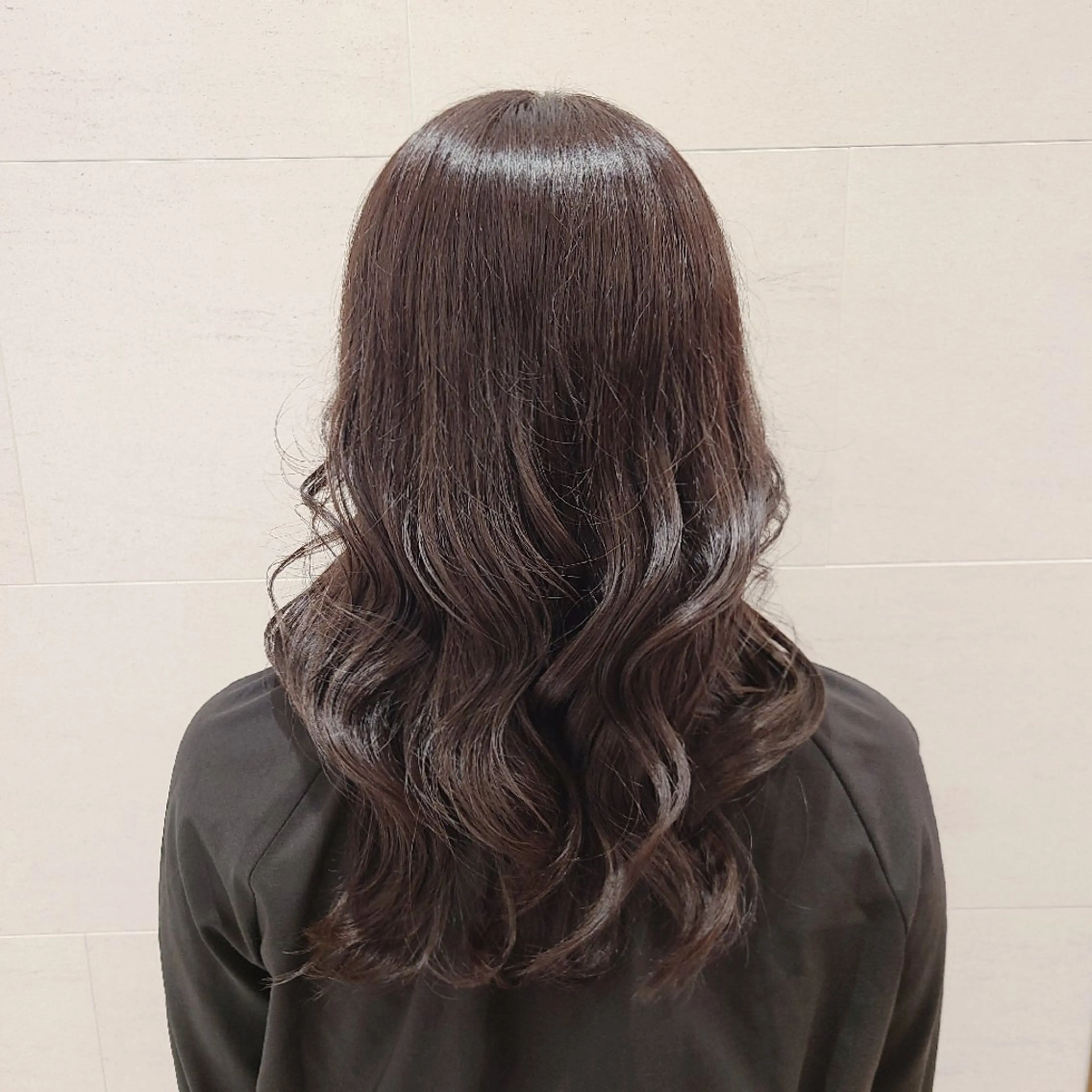 ロング レイヤーカット レナークソワン ちだしえりのヘアスタイル